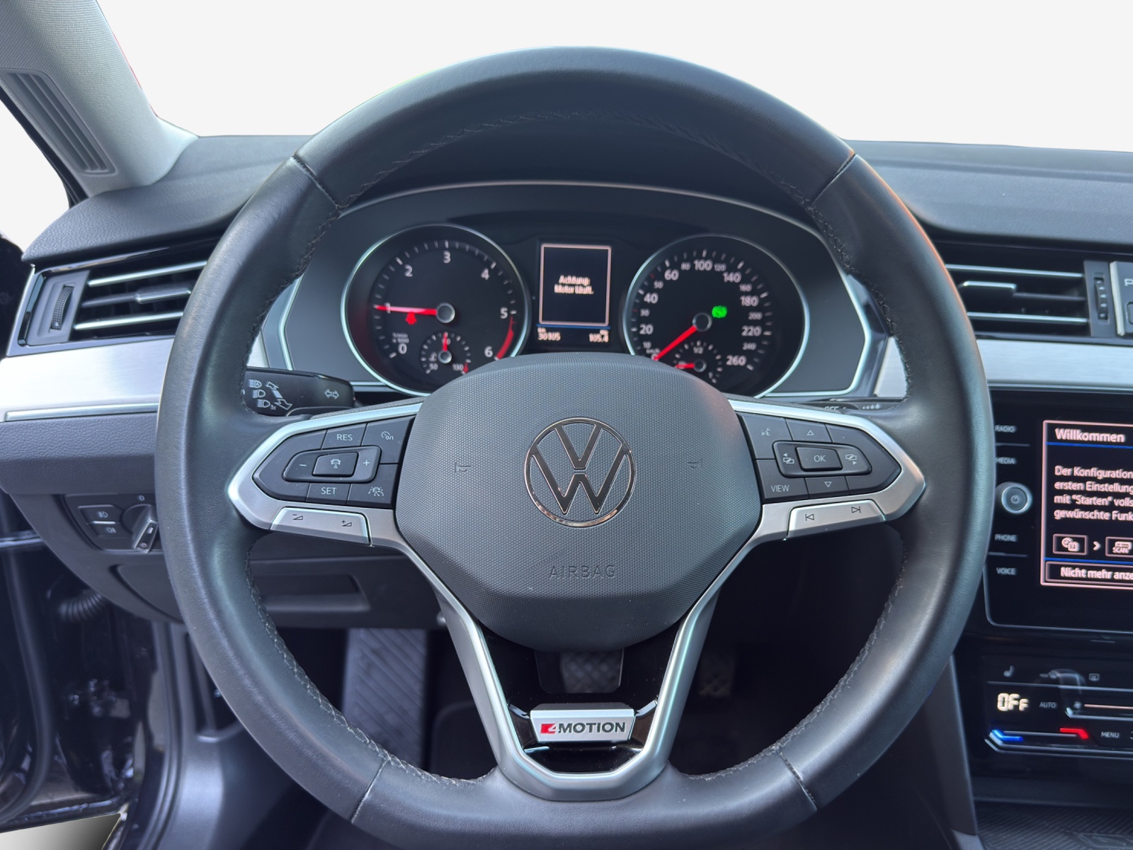 VW Passat 2.0 TDI BMT Elegance 4Motion DSG-image-9