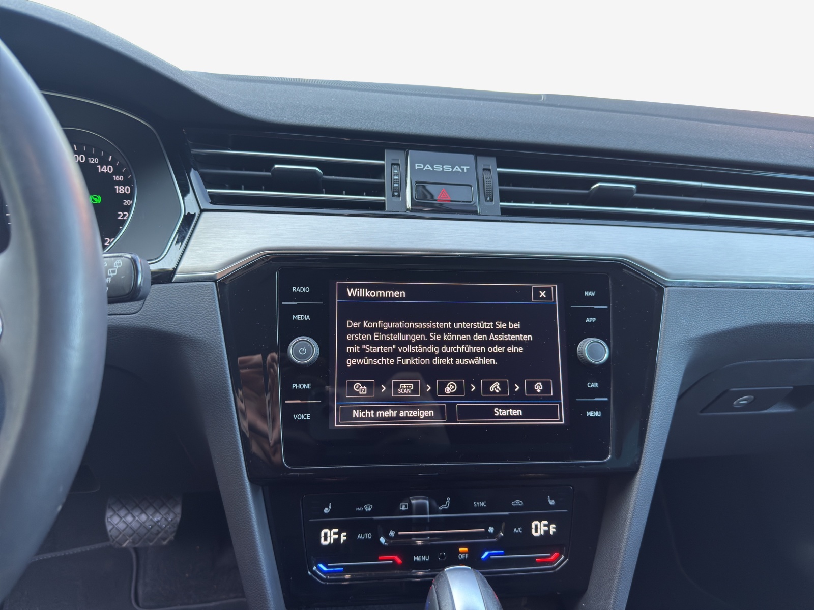 VW Passat 2.0 TDI BMT Elegance 4Motion DSG-image-10