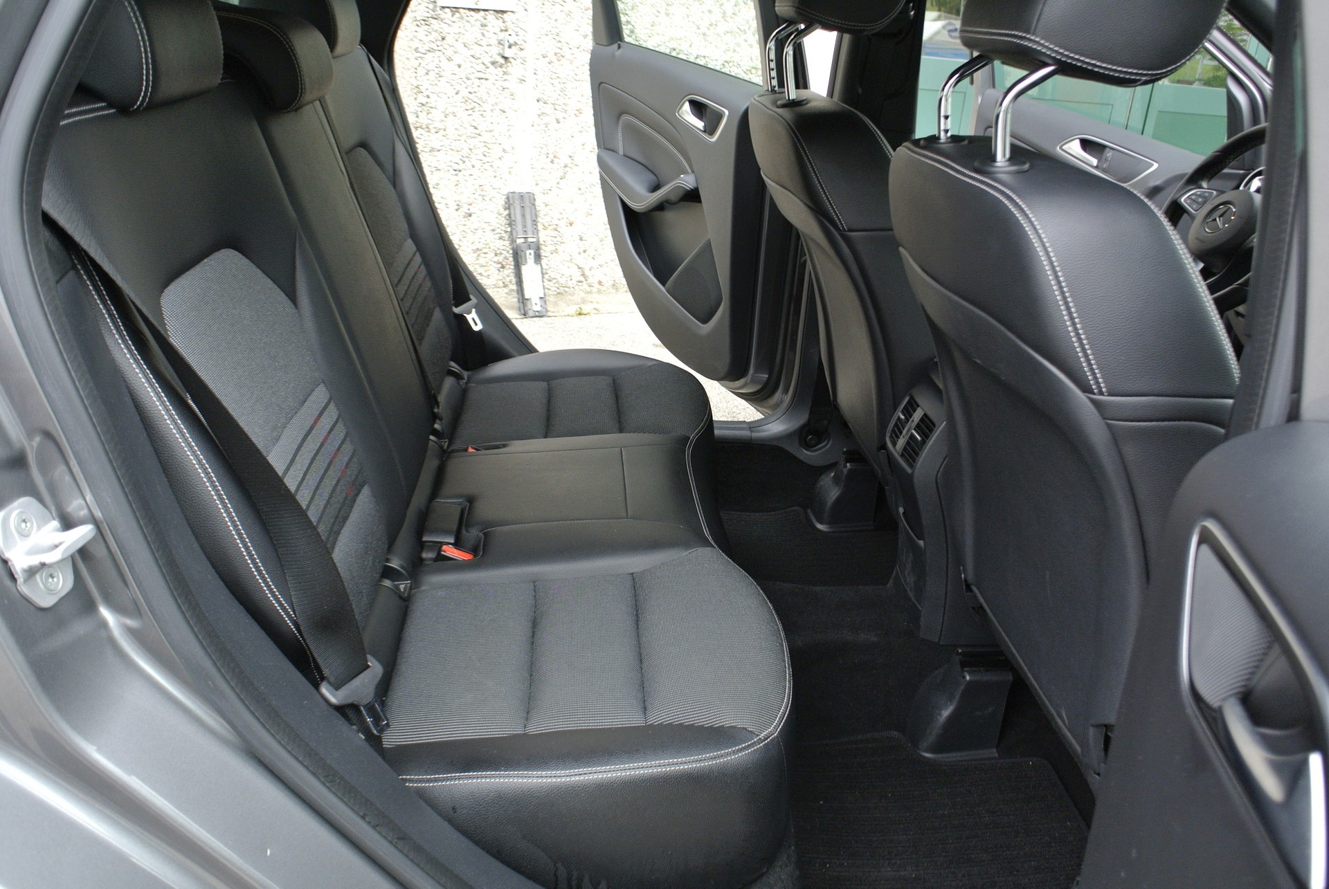 MERCEDES-BENZ B 220 CDI Urban 7G-DCT-image-22