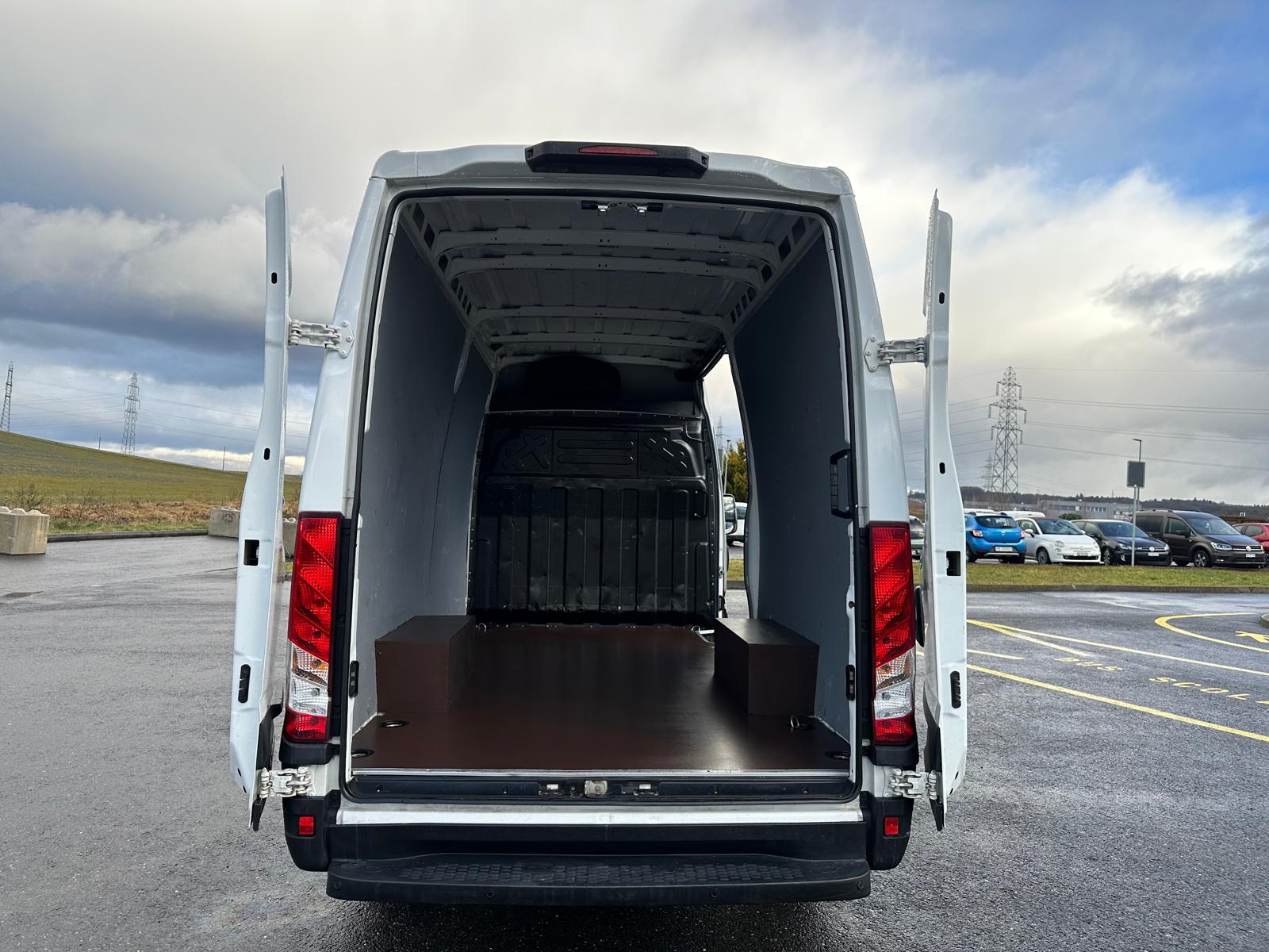 IVECO 35 S 16H A8 V-showroom-element-2