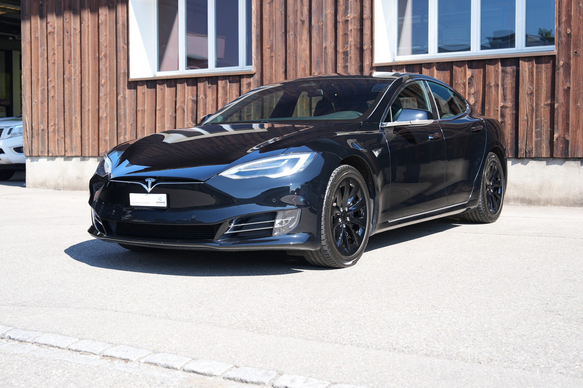 TESLA Model S 75 D
