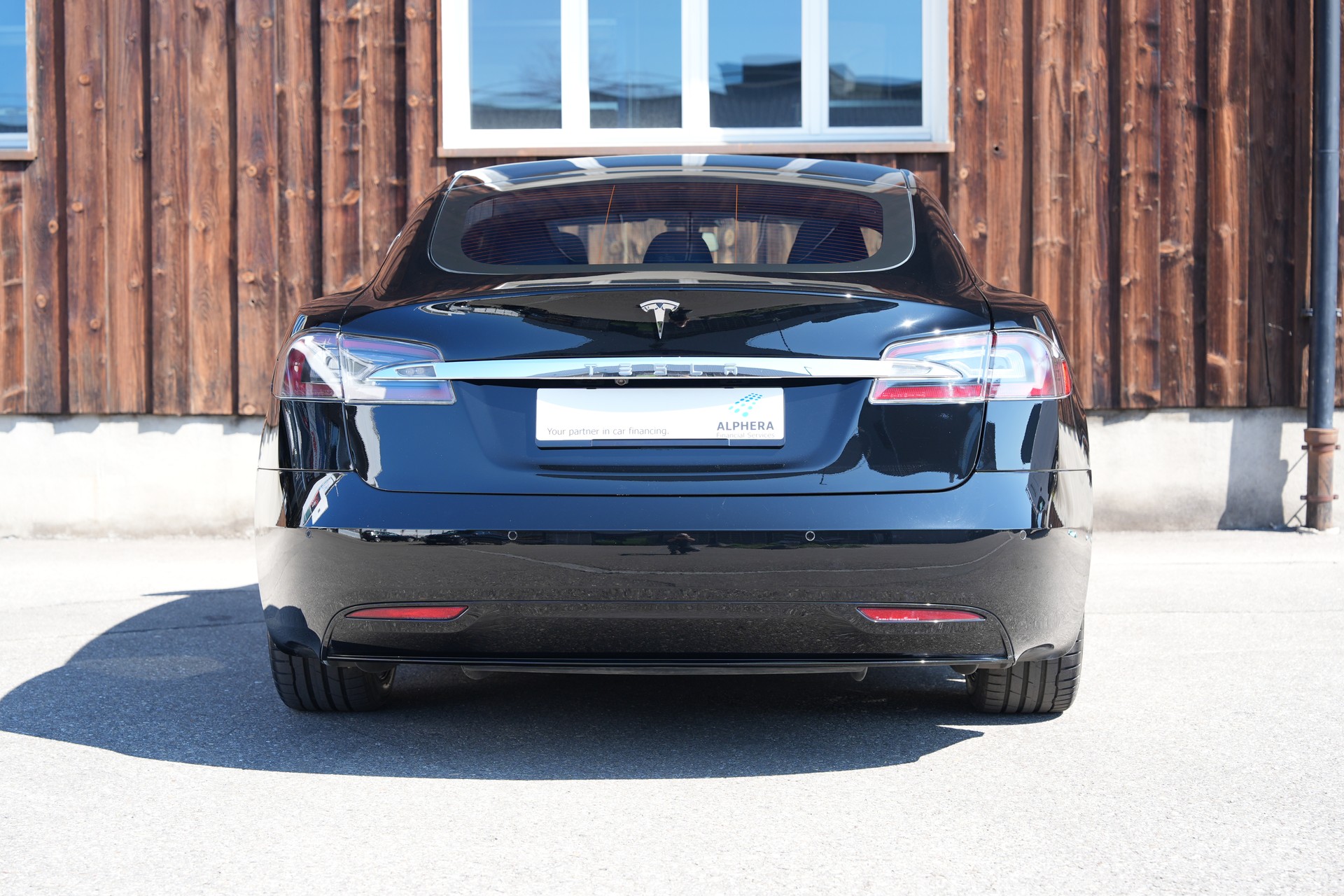 TESLA Model S 75 D-showroom-element-3