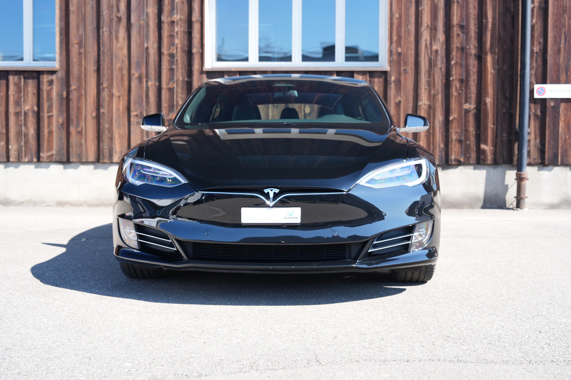 TESLA Model S 75 D-showroom-element-2