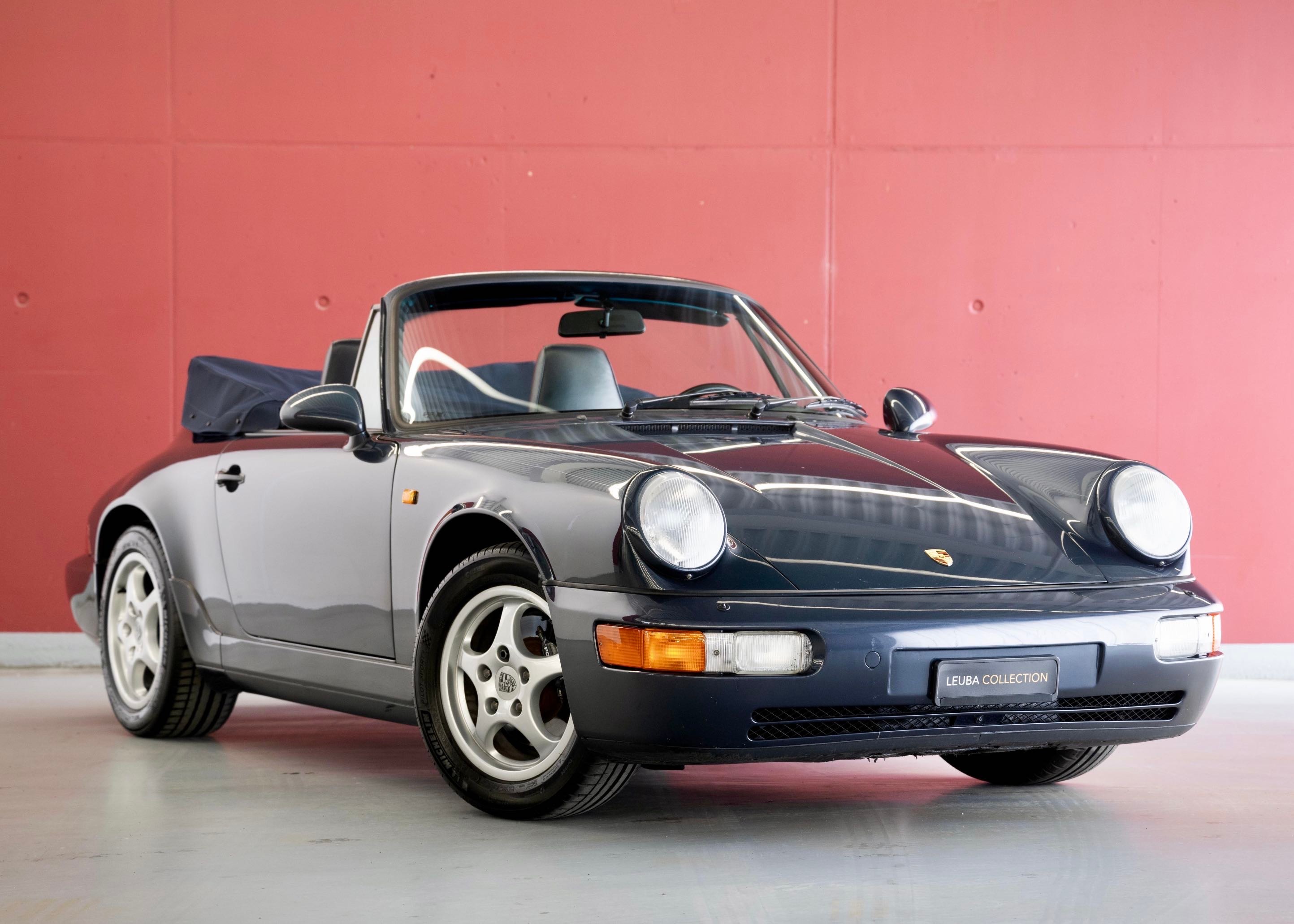 Photo PORSCHE 911 911 Carrera 2 Cabrio ((Swiss car, Matching Number, Special factory order)