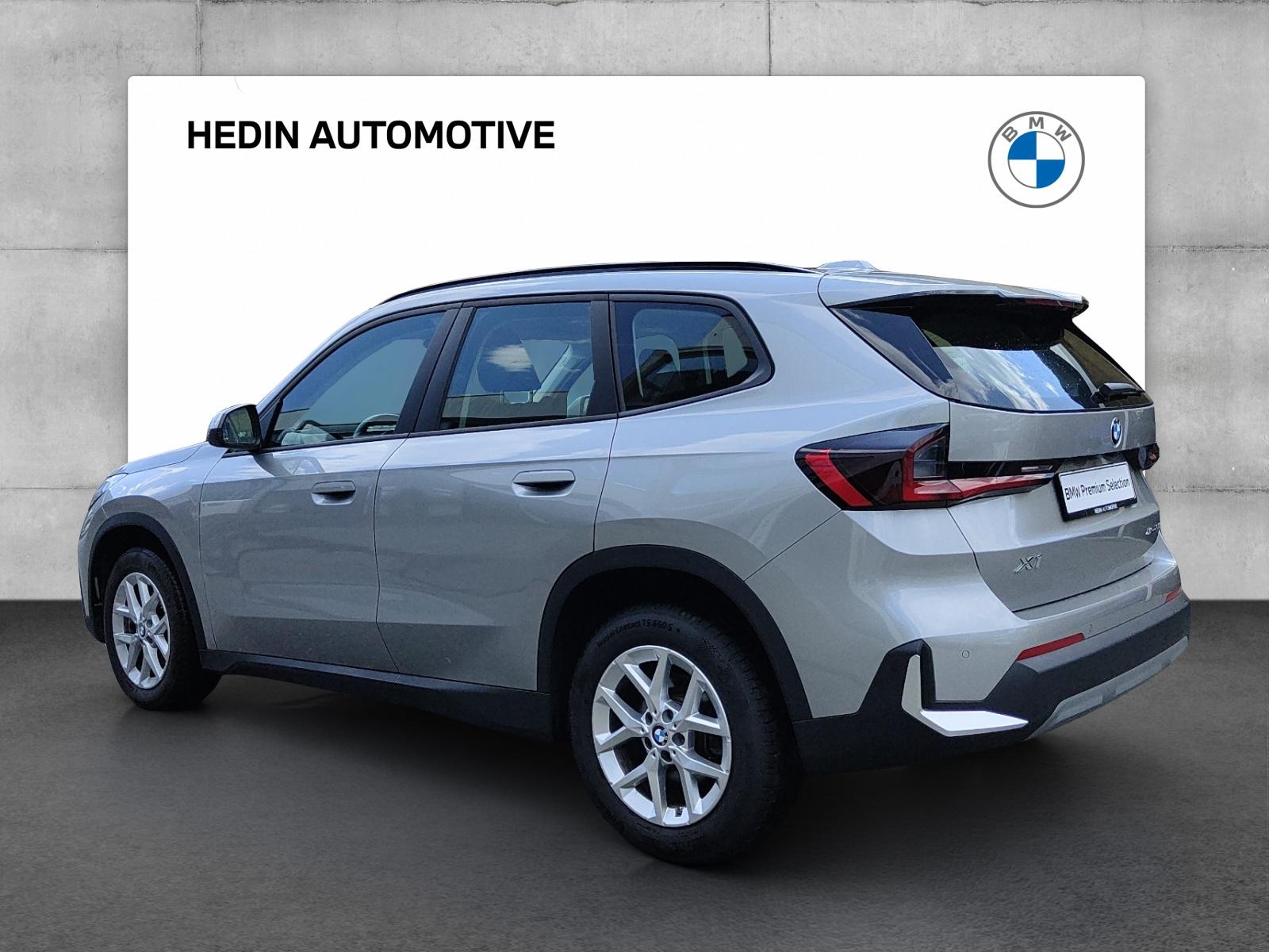 BMW X1 23i xDrive-showroom-element-2