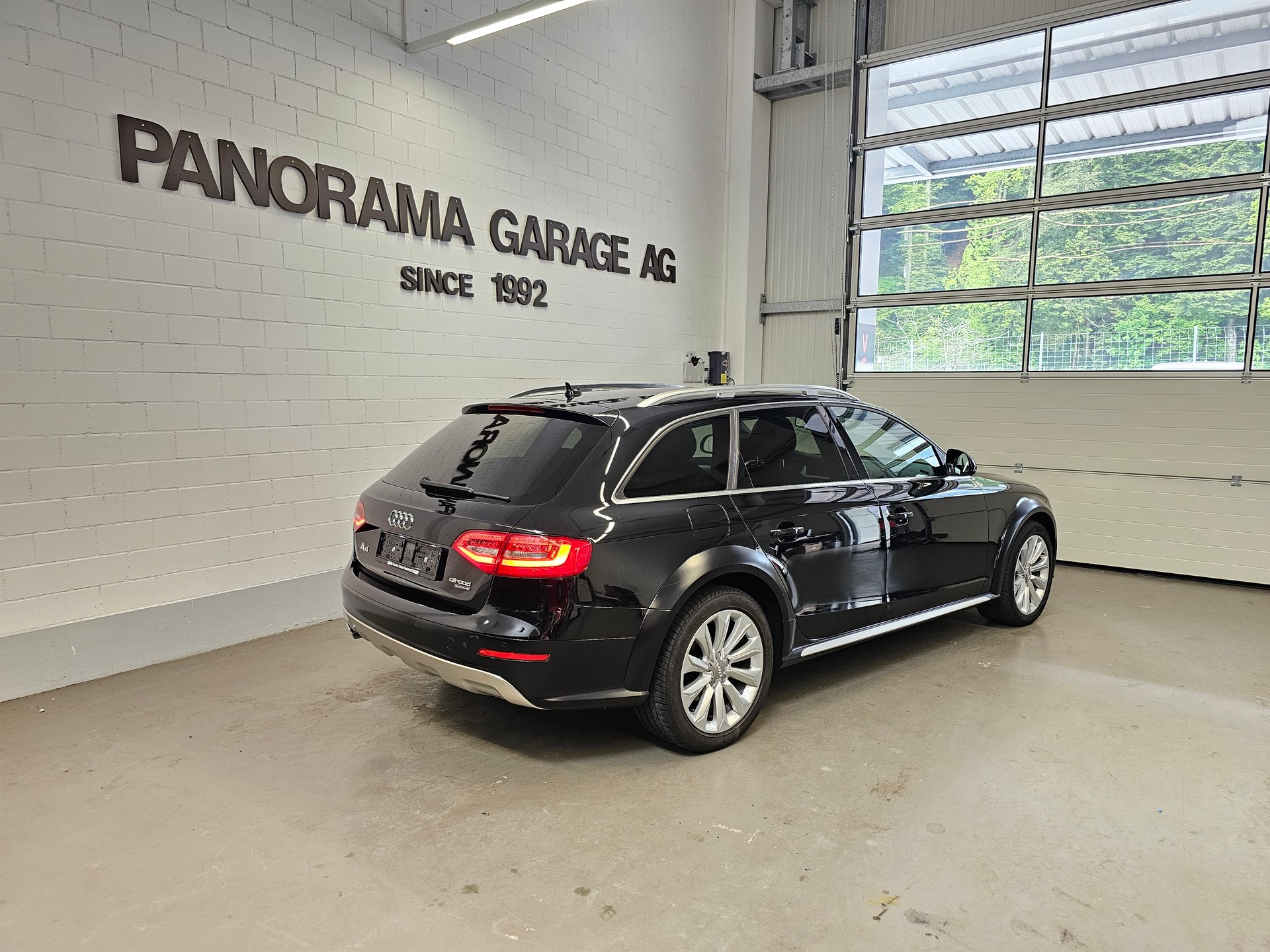 AUDI A4 allroad 2.0 TDI quattro S-tronic-showroom-element-2