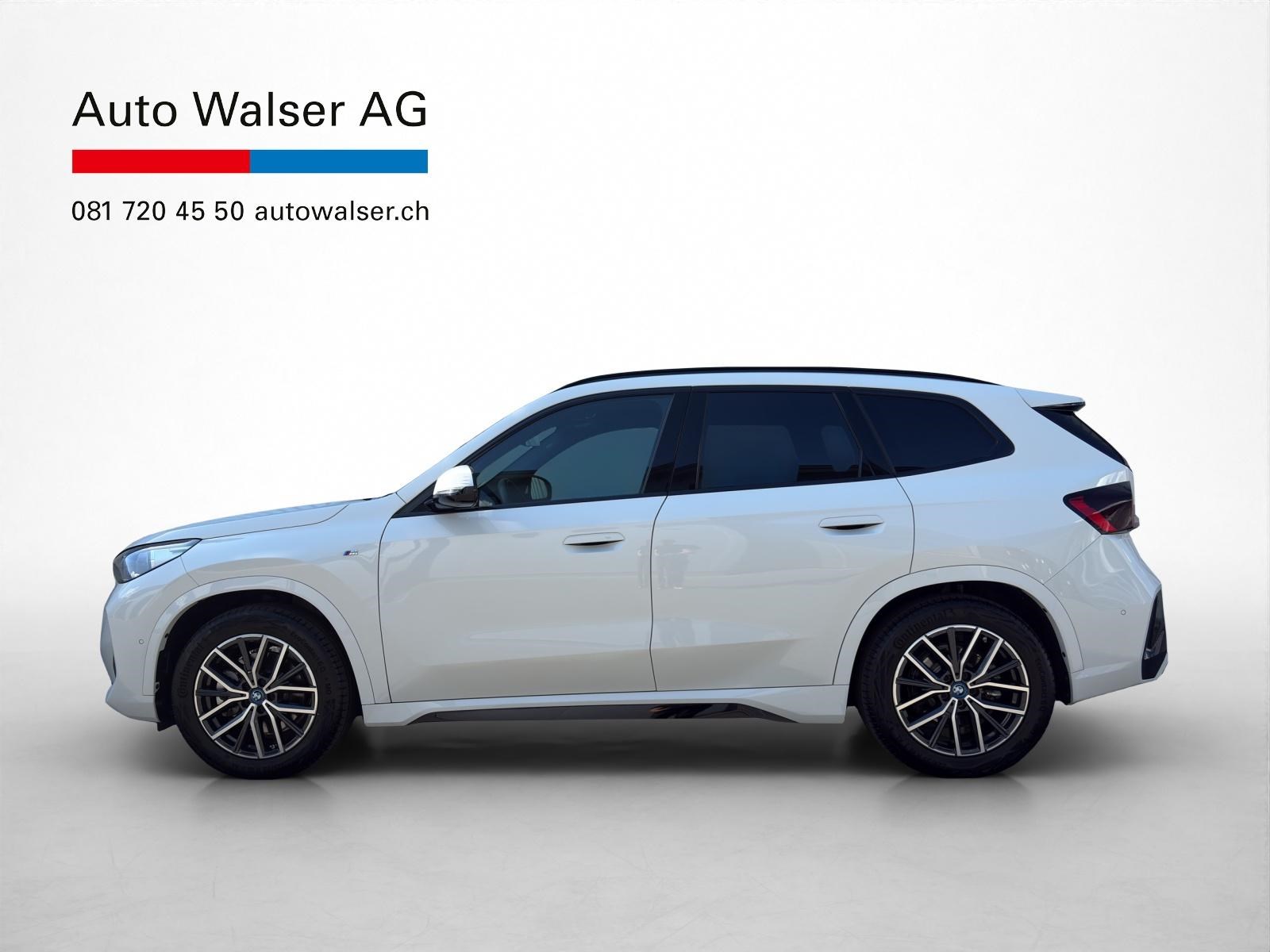 BMW iX1 30 xDrive-showroom-element-2