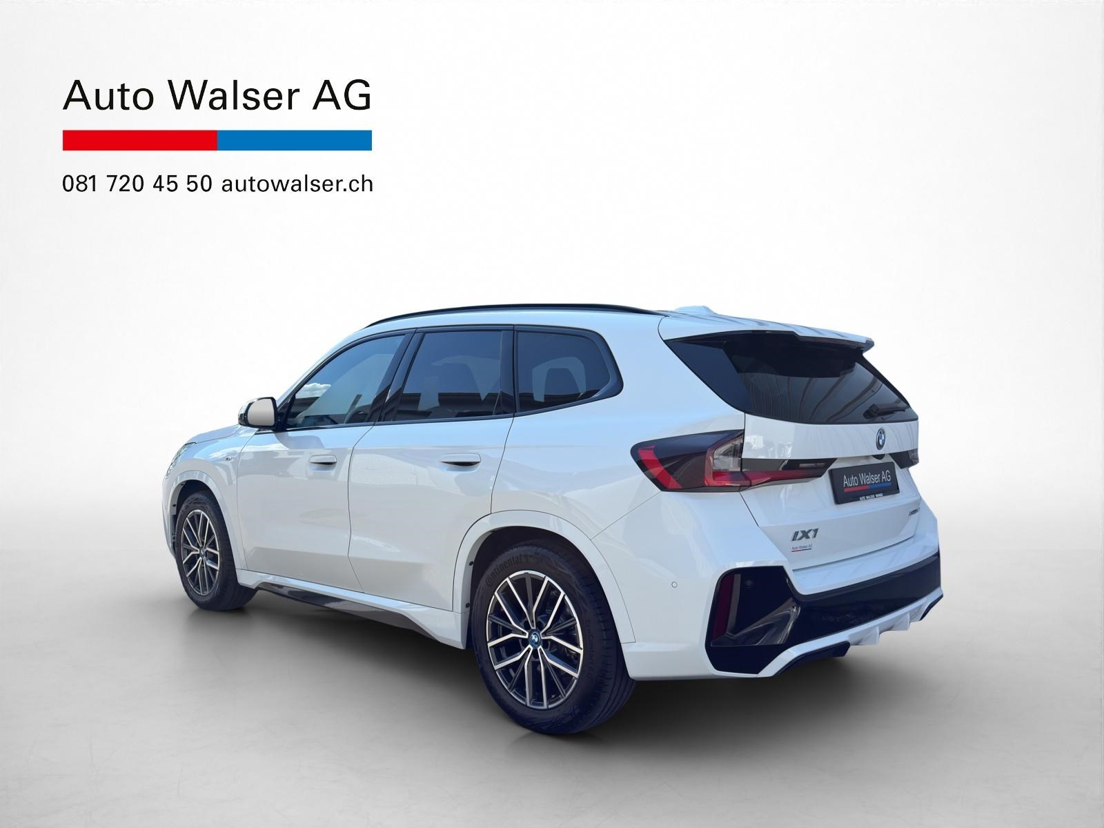 BMW iX1 30 xDrive-showroom-element-3