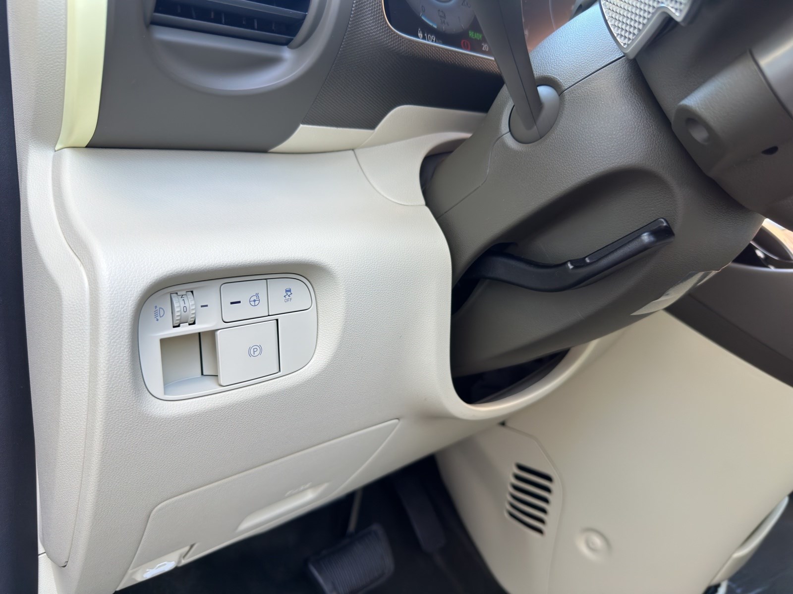 HYUNDAI Inster Electric Amplia 49kWh Heatpump-image-11