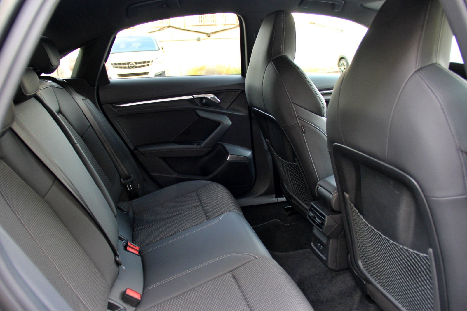 AUDI S3 SEDAN 2.0 TFSI quattro S-tronic-image-11