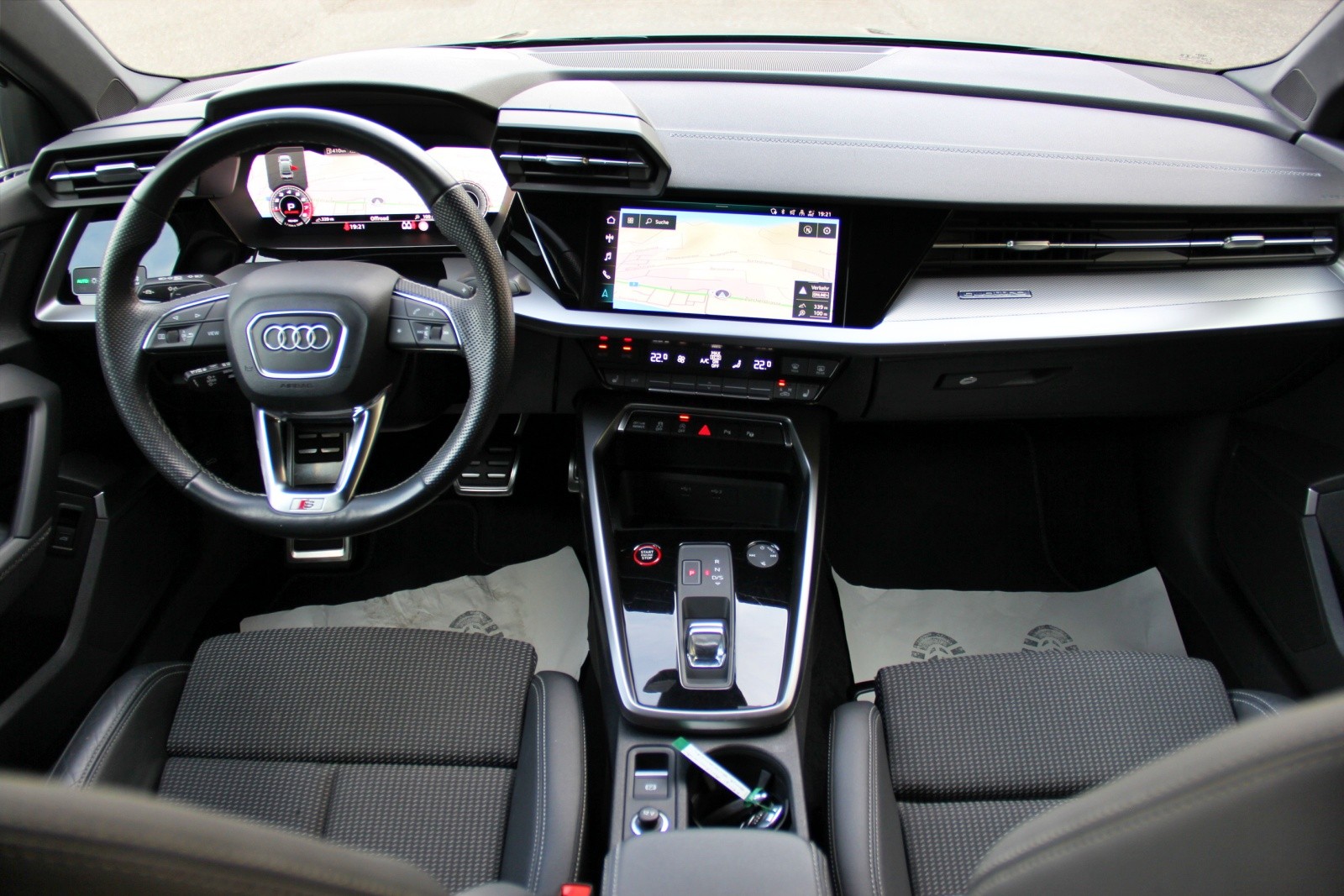 AUDI S3 SEDAN 2.0 TFSI quattro S-tronic-image-10