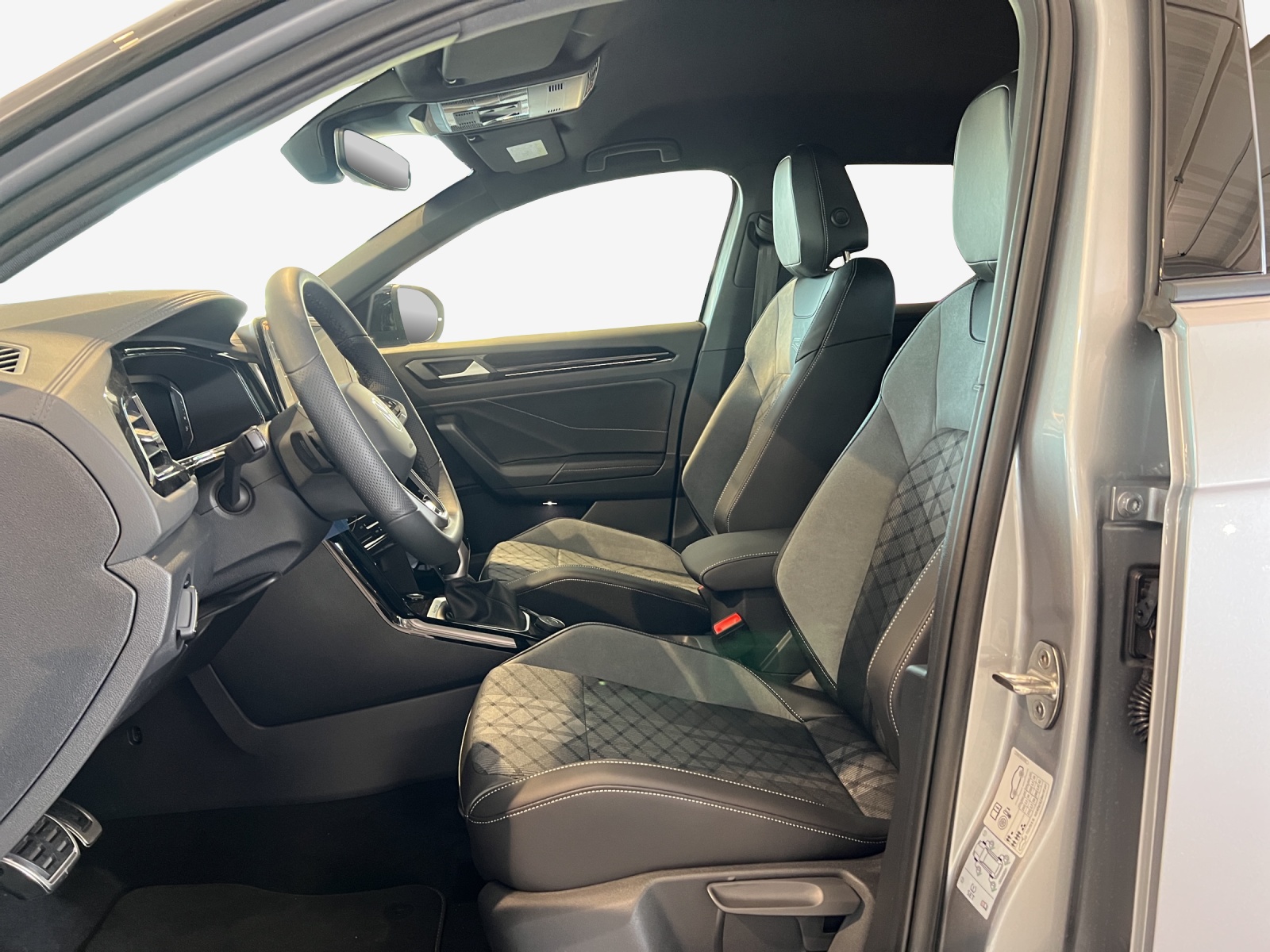 VW T-Roc 2.0 TSI R-Line DSG 4Motion-image-7