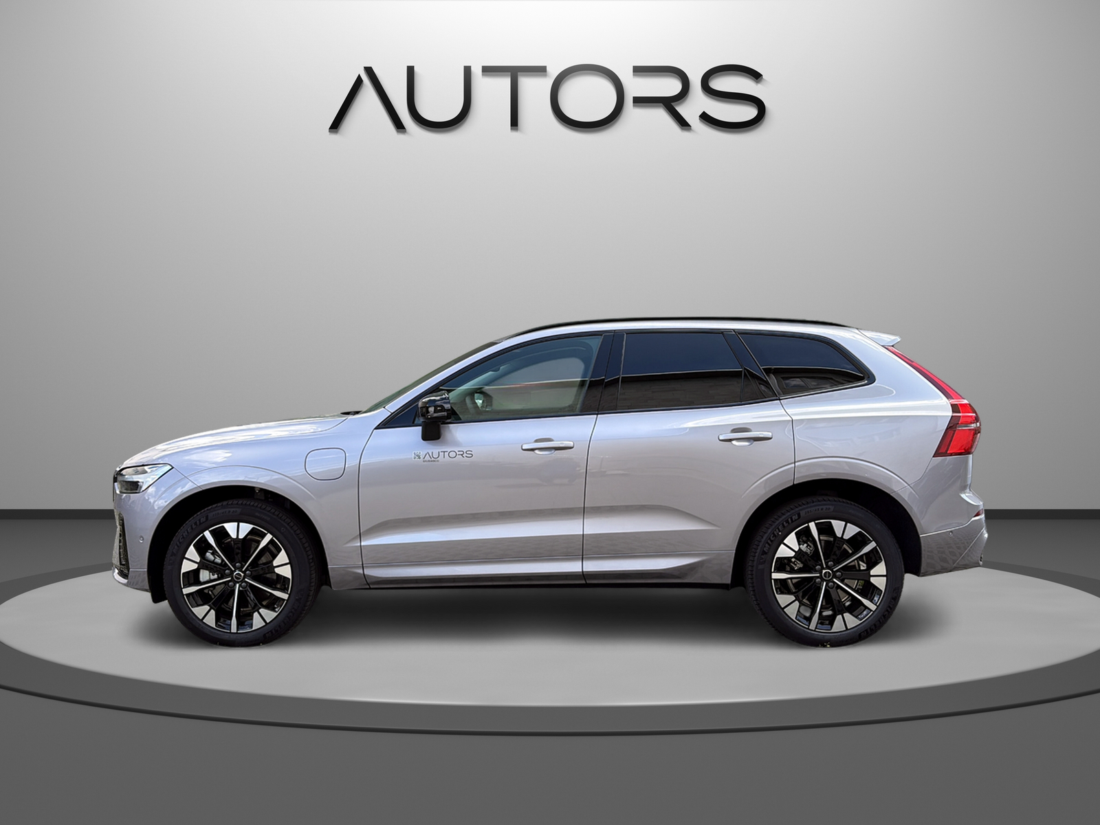 VOLVO XC60 T6 eAWD PluginHybrid Ultra Dark Geartronic-showroom-element-3