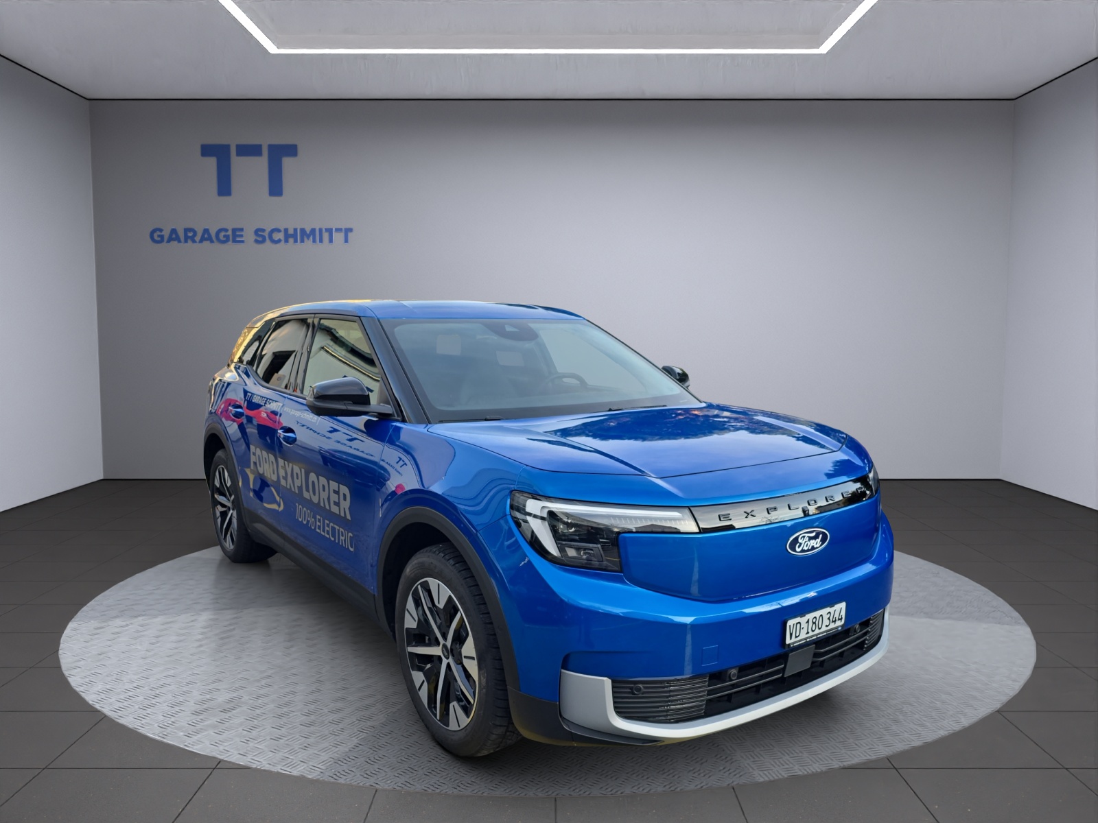 FORD Explorer Extended Range Premiu-showroom-element-1
