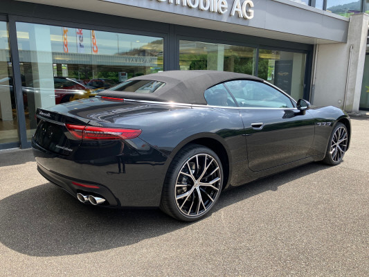 MASERATI GranCabrio Modena Modena-showroom-element-3