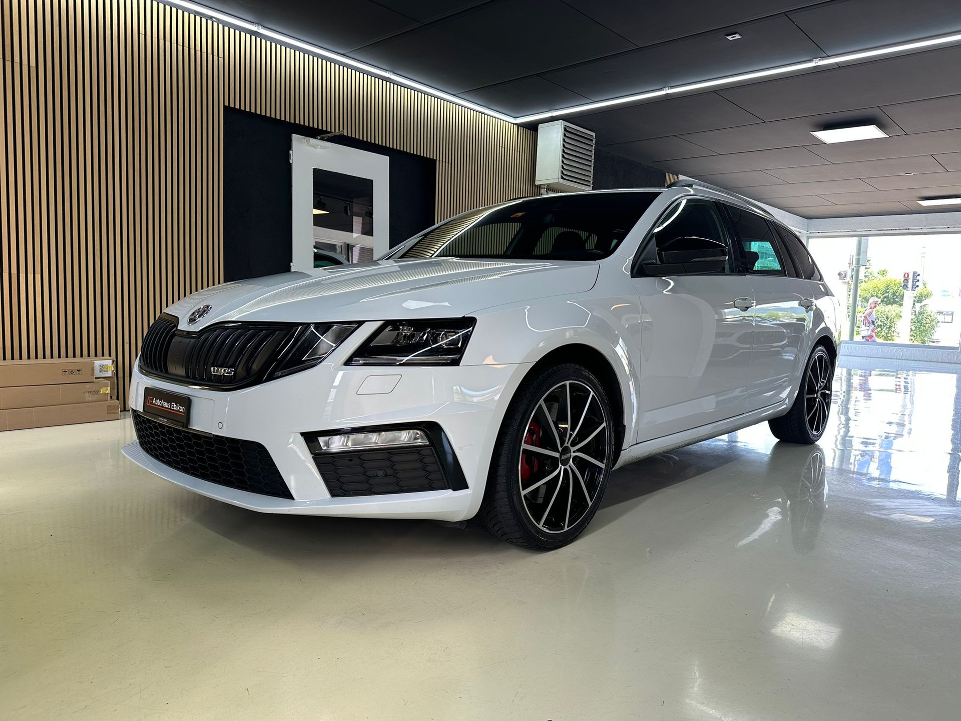 SKODA Octavia Combi 2.0 TSI RS DSG-showroom-element-2
