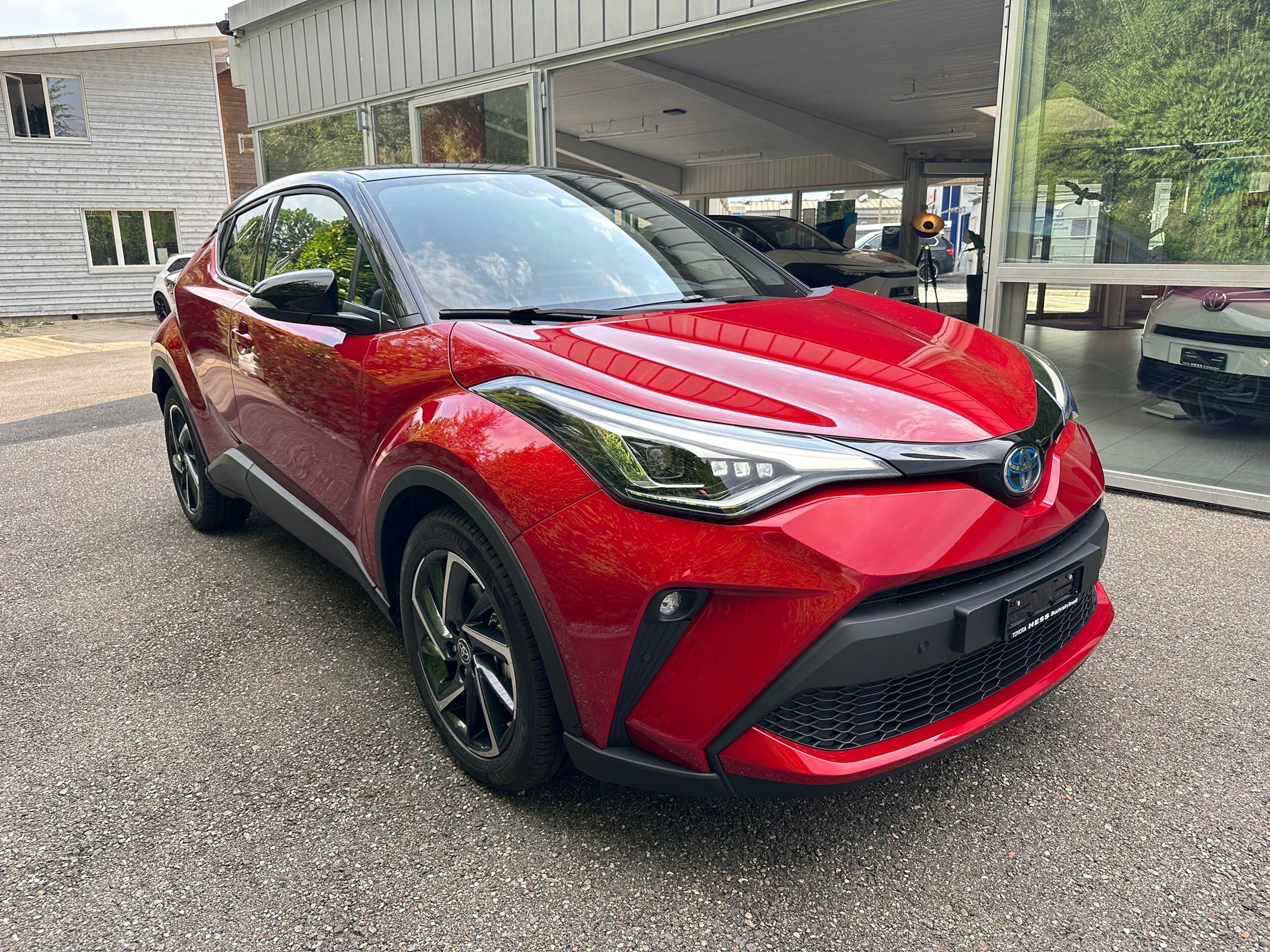 TOYOTA C-HR 2.0 VVTi HSD Move (SUV / Gelndewagen)