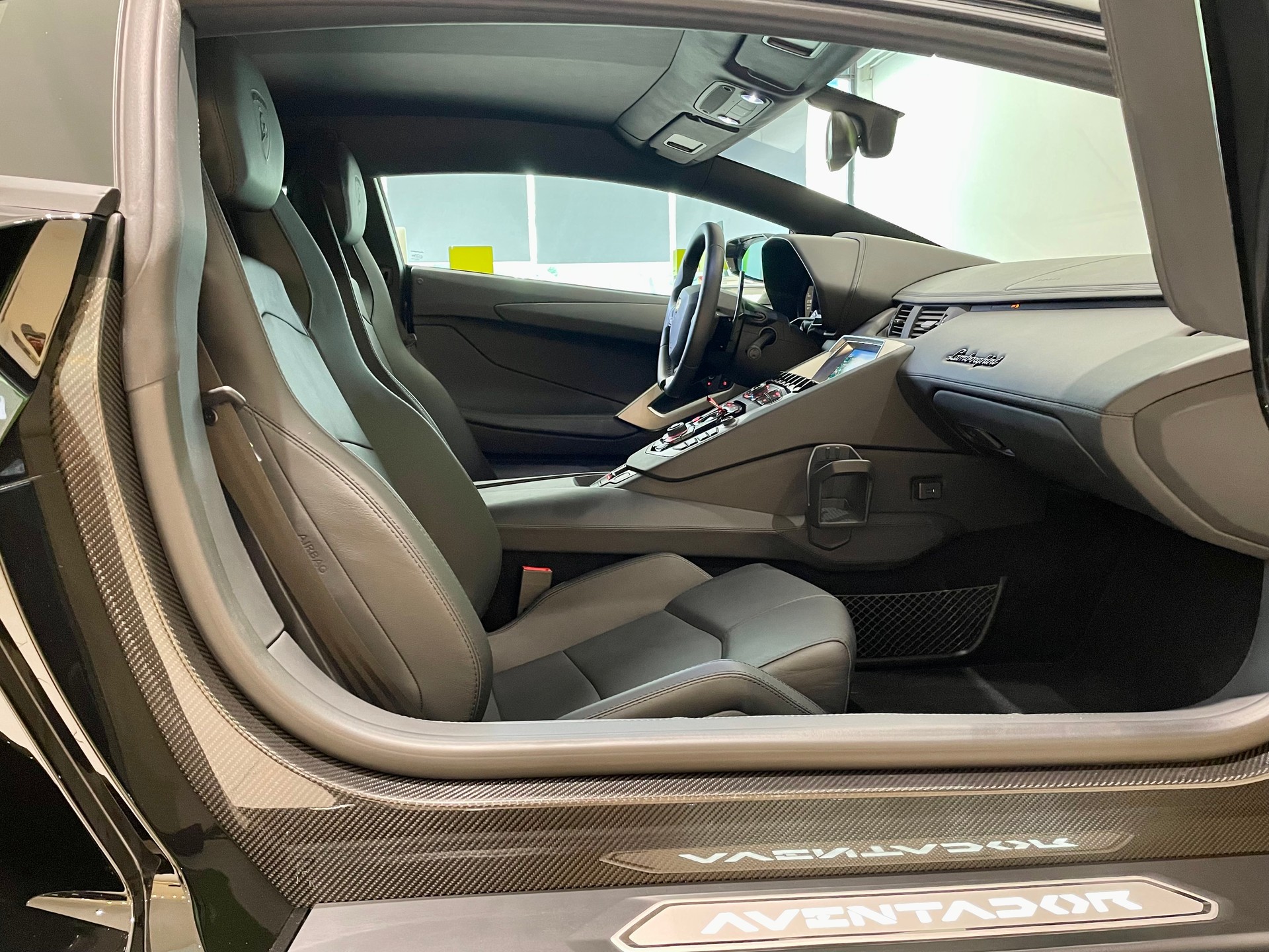 LAMBORGHINI Aventador S LP740-4 Coupé E-Gear-image-14