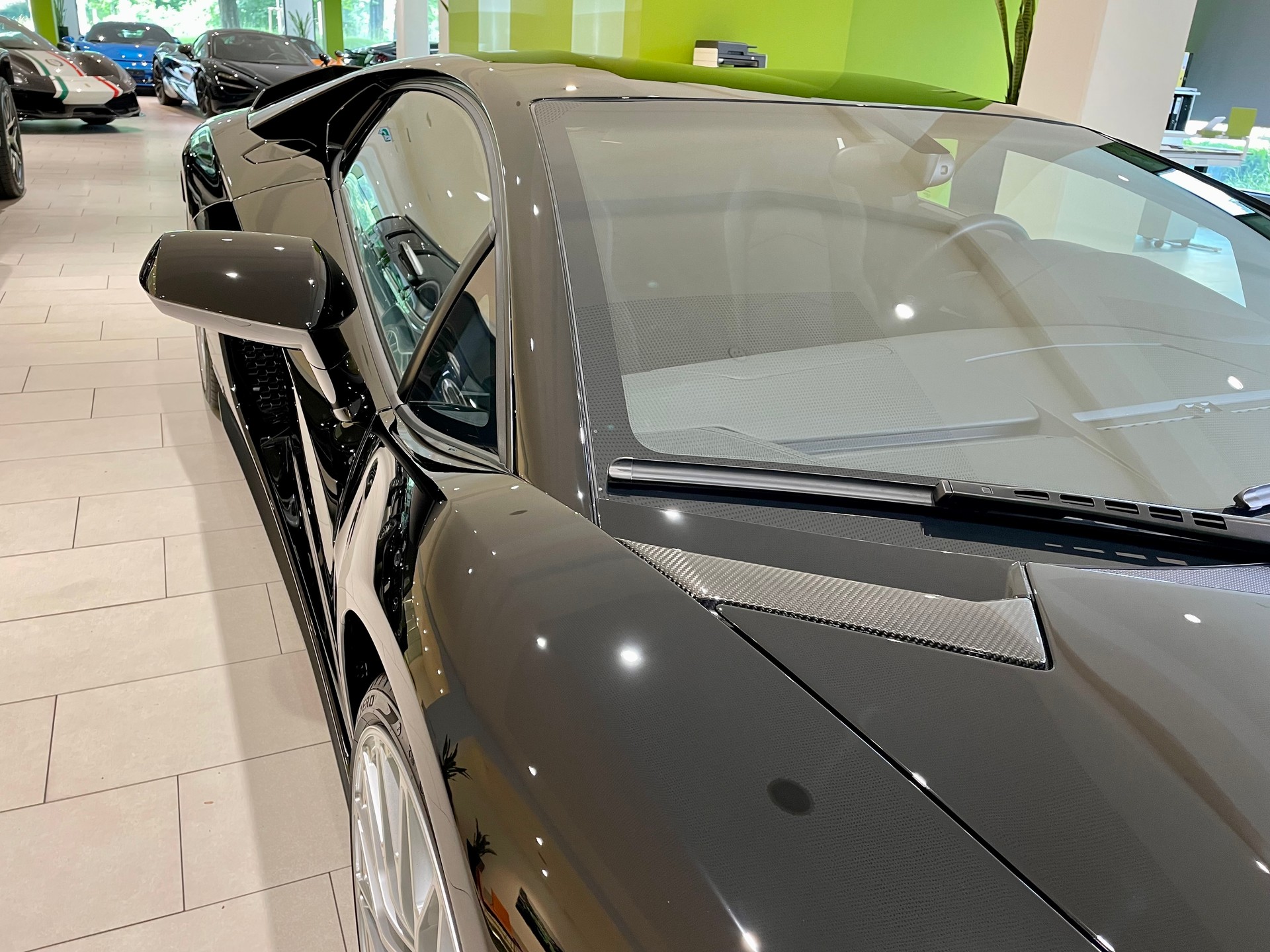 LAMBORGHINI Aventador S LP740-4 Coupé E-Gear-image-9