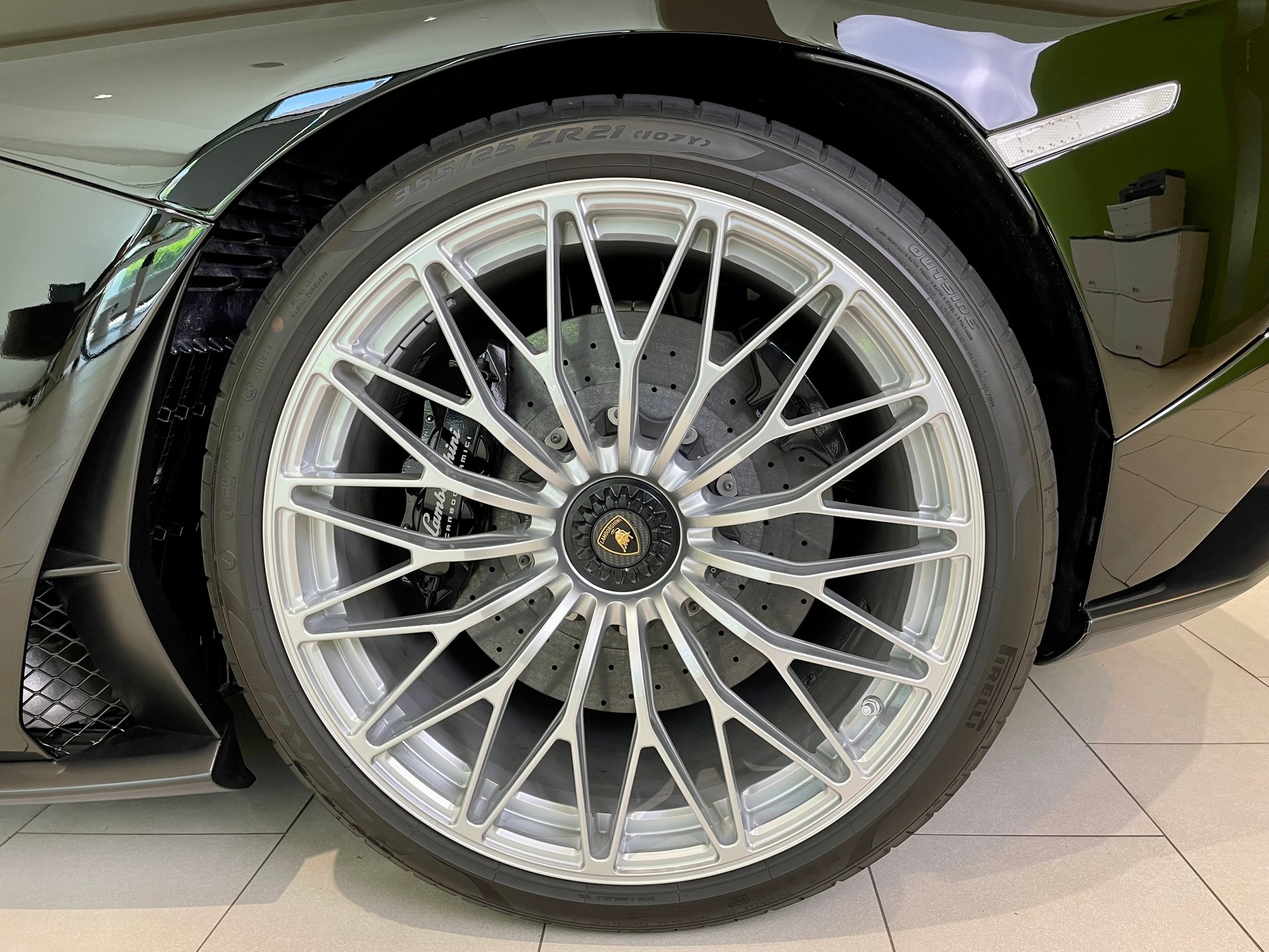 LAMBORGHINI Aventador S LP740-4 Coupé E-Gear-image-10