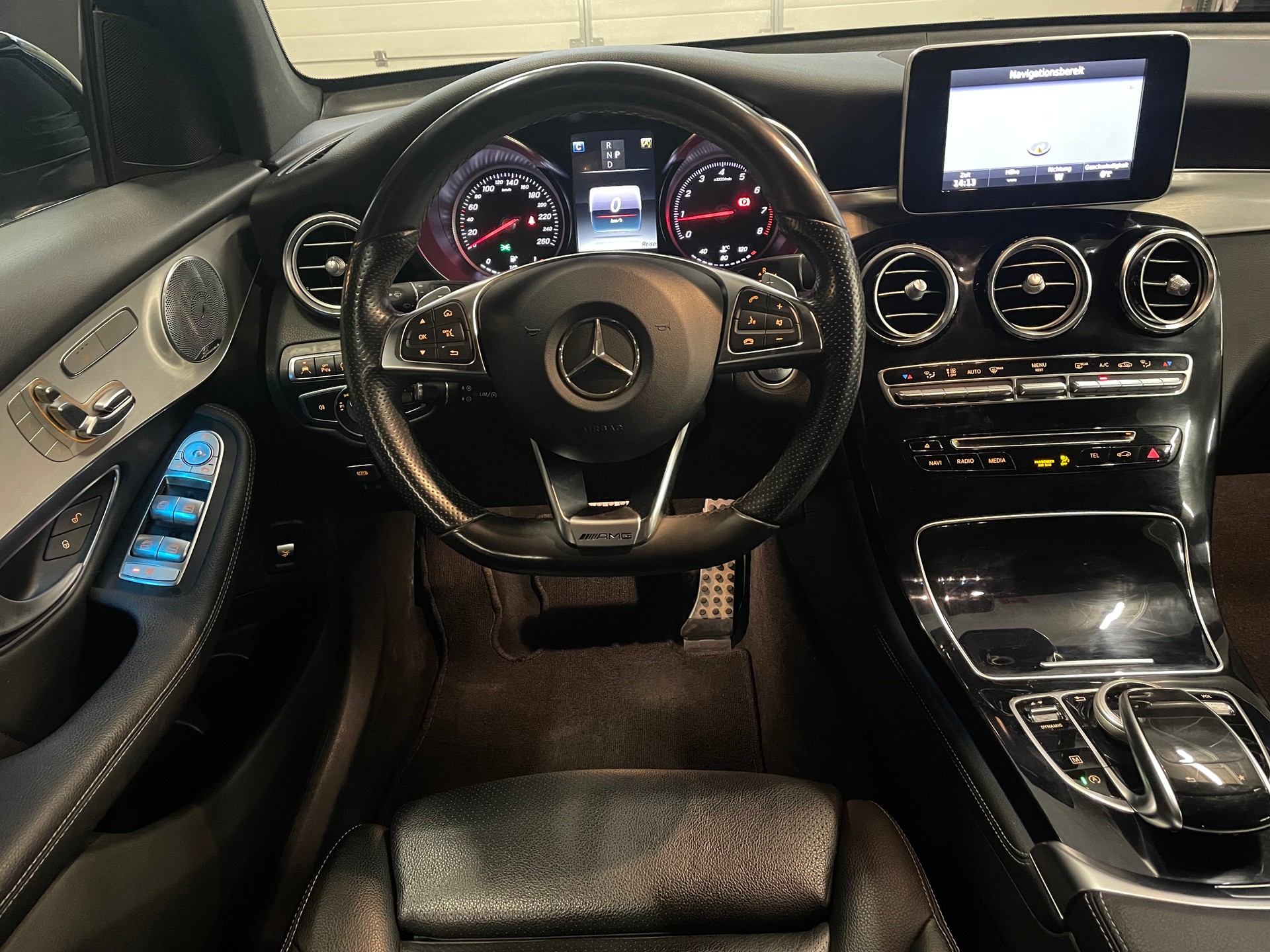 MERCEDES-BENZ GLC Coupé 250 AMG Line 4Matic 9G-Tronic-image-10