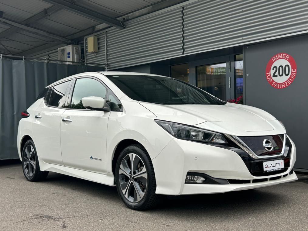 NISSAN Leaf N-Connecta (incl. battery)-showroom-element-1