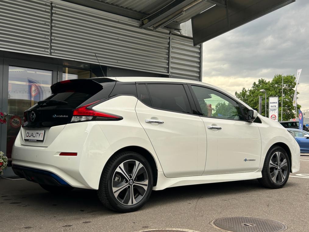 NISSAN Leaf N-Connecta (incl. battery)-showroom-element-2
