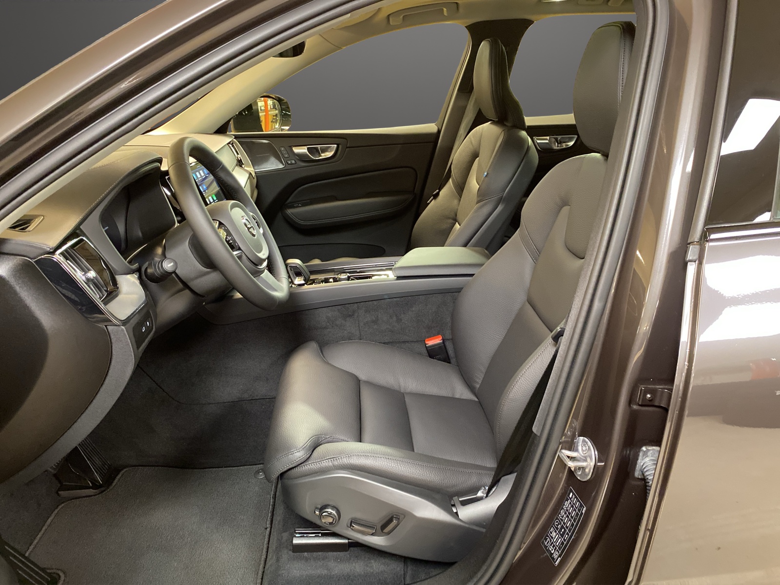 Image VOLVO XC60 XC60 T6 eAWD PluginHybrid Ultimate Dark Geartronic