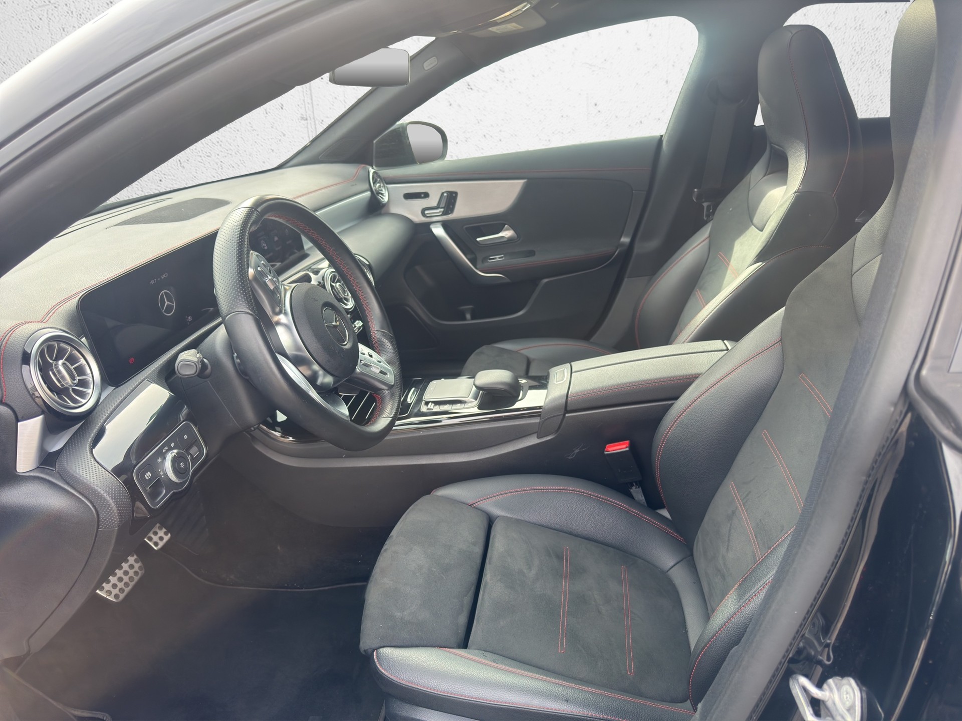 MERCEDES-BENZ CLA Shooting Brake 200 AMG Line 7G-DCT-image-14