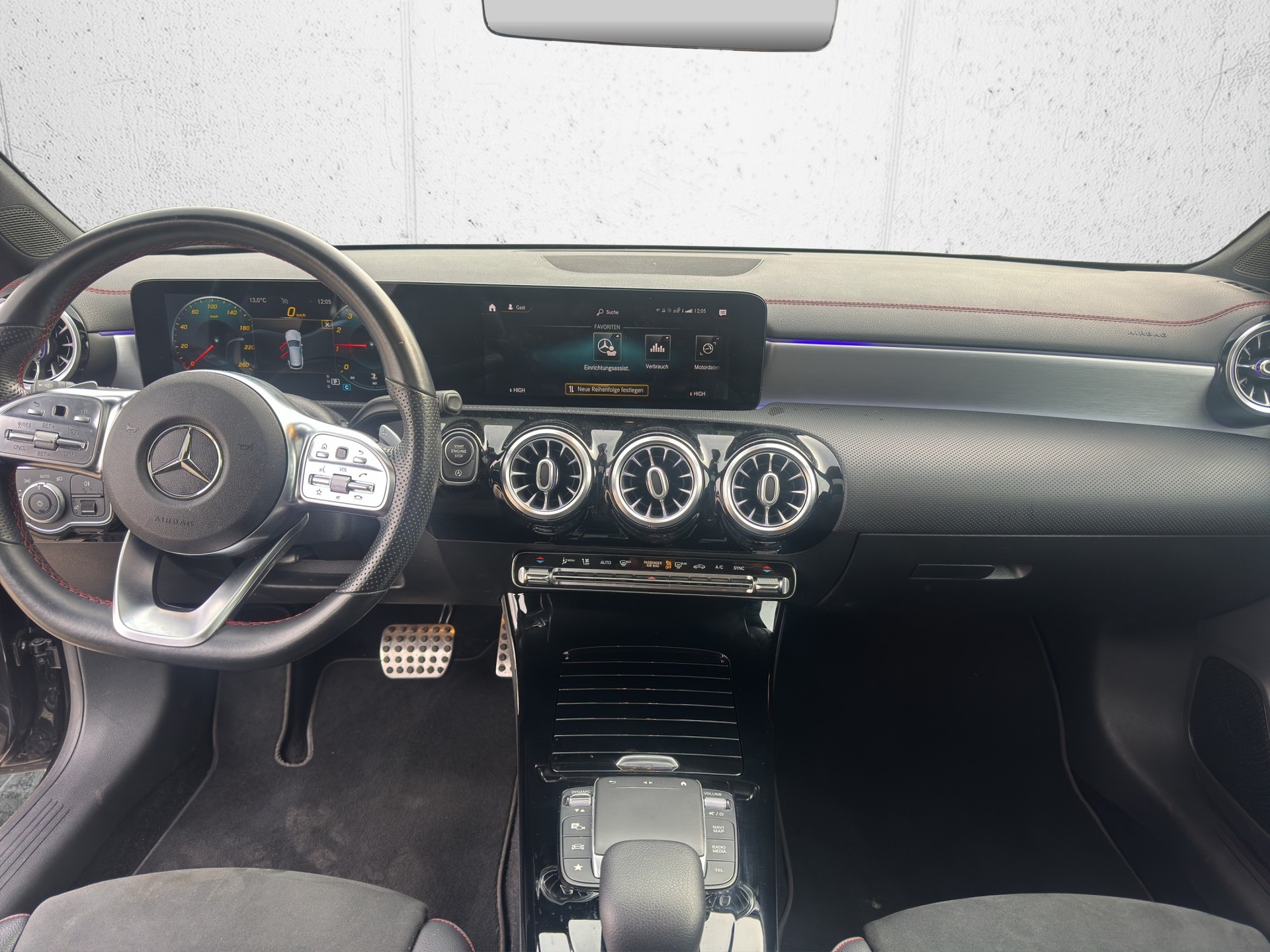 MERCEDES-BENZ CLA Shooting Brake 200 AMG Line 7G-DCT-image-5