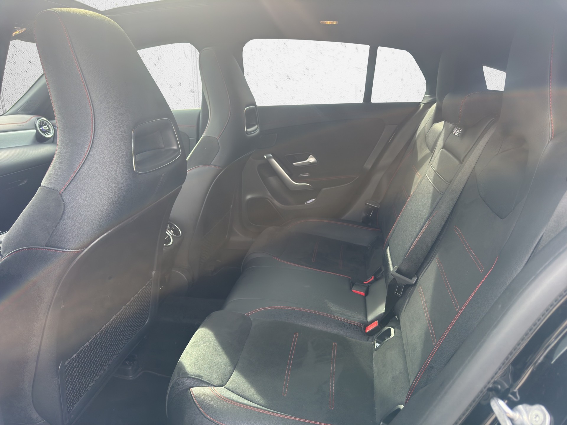 MERCEDES-BENZ CLA Shooting Brake 200 AMG Line 7G-DCT-image-15