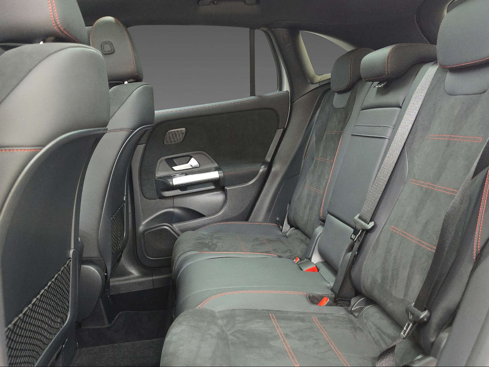 MERCEDES-BENZ GLA 250 e 8G-DCT-image-8