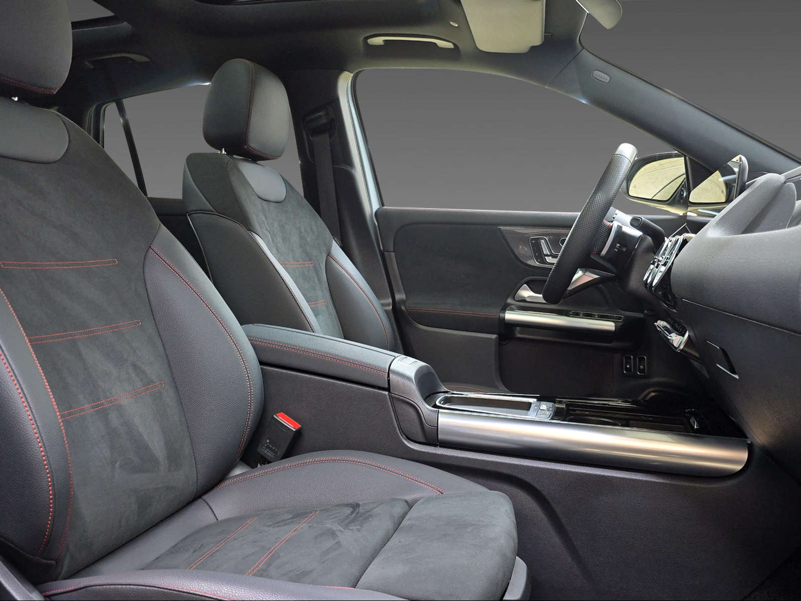 MERCEDES-BENZ GLA 250 e 8G-DCT-image-9