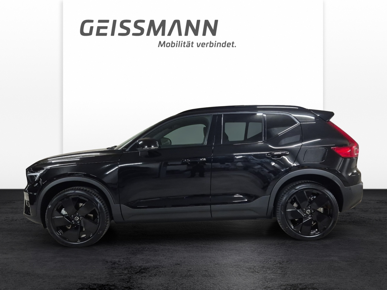 VOLVO XC40 Twin Black Edition AWD-showroom-element-2