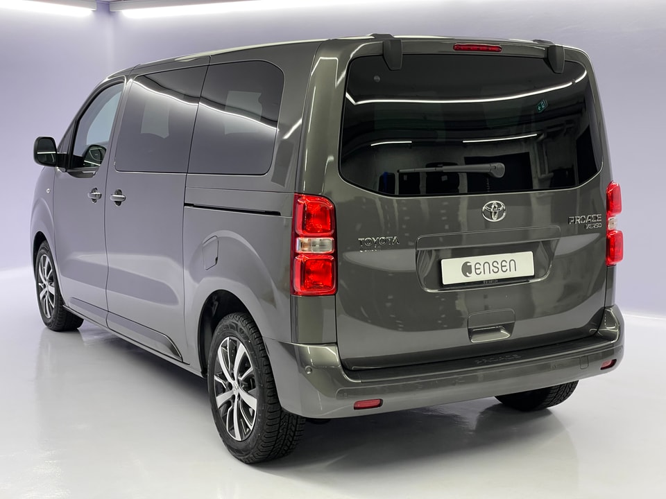 Proace Verso L1 2.0 D 177 Trend