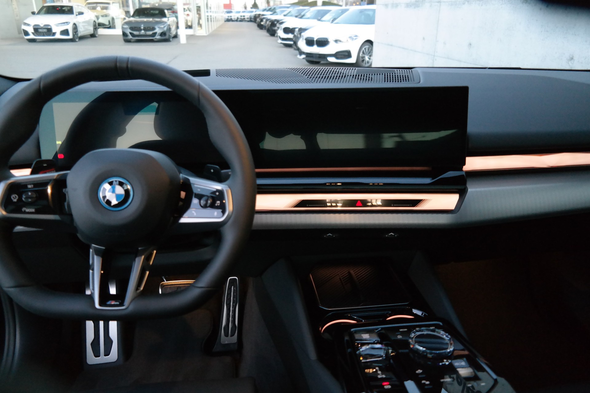 BMW 550e xDrive M Sportpaket Pro-showroom-element-3