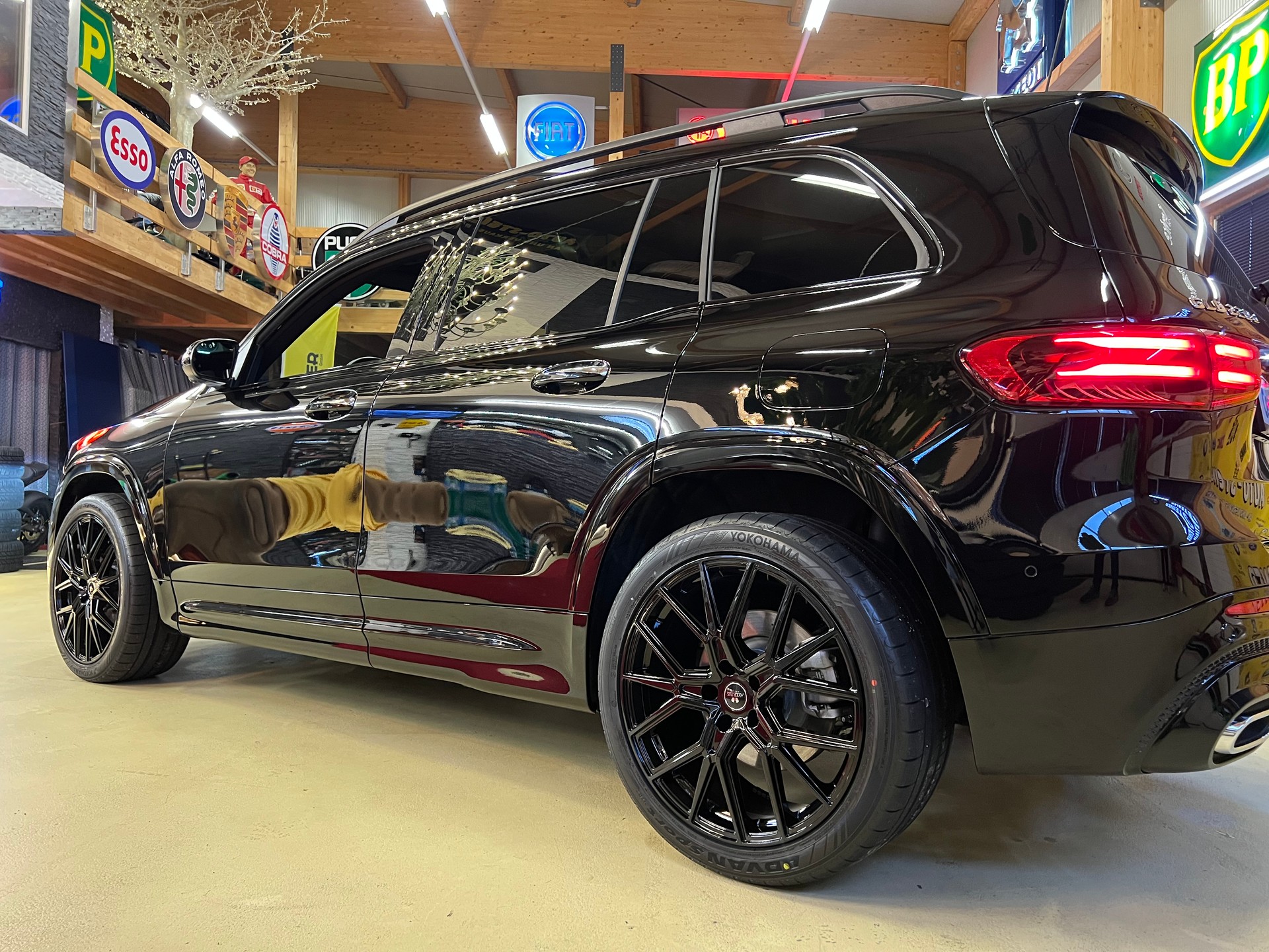 MERCEDES-BENZ "AMG BLACK LINE" GLB 220 D 4MATIC. CH WAGEN. TOP VOLLAUSSTATTUNG !! MIT AHK 2000 KG. MIT NEUEN 20" RÄDER.-showroom-element-2