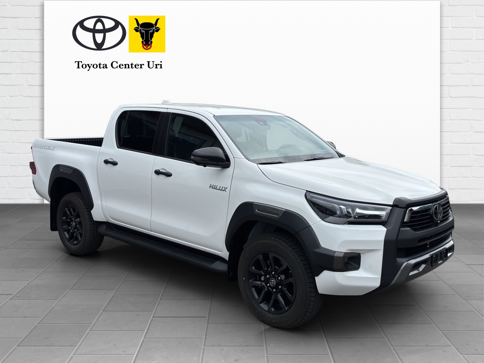 TOYOTA Hilux 2.8d MHEV Invincible Double Cab 4x4-showroom-element-3