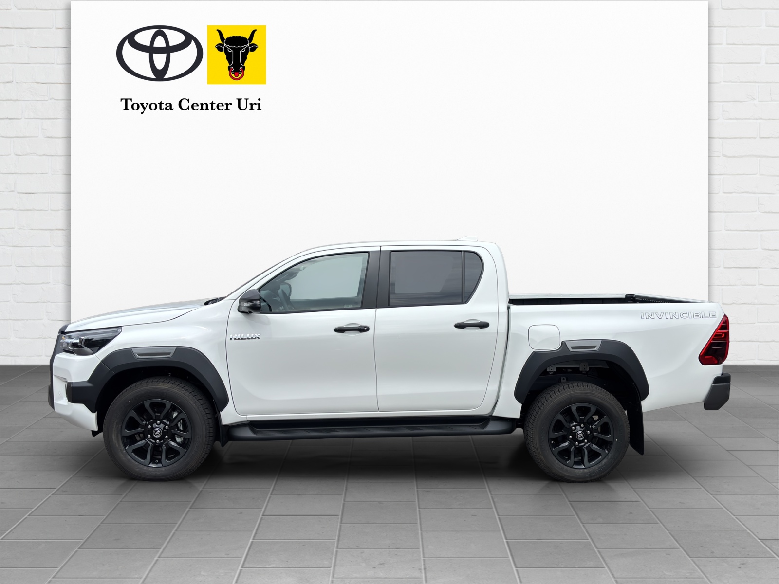 TOYOTA Hilux 2.8d MHEV Invincible Double Cab 4x4-showroom-element-1