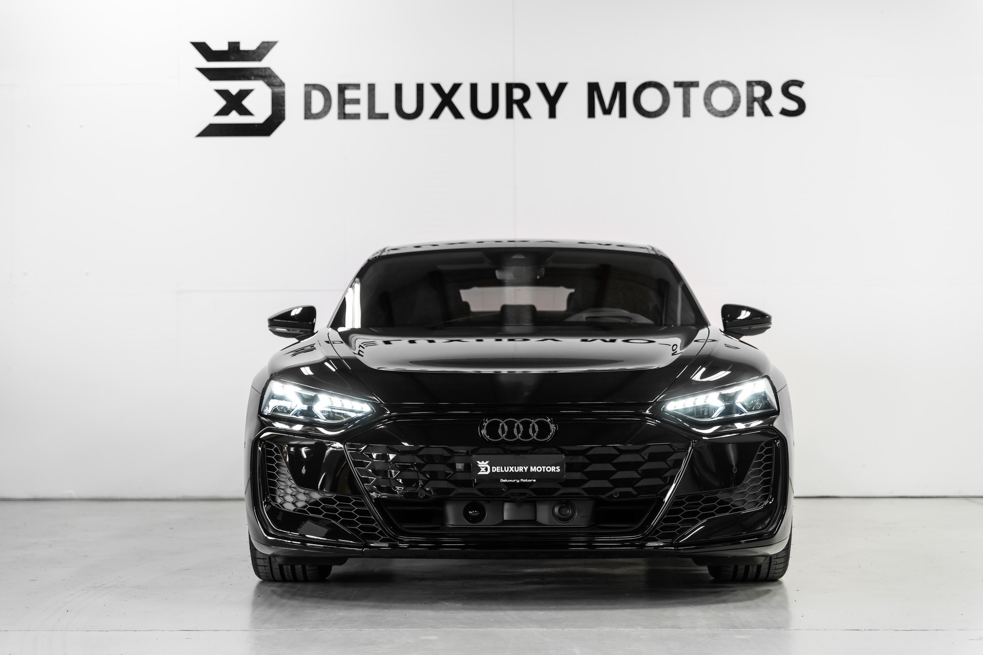 AUDI RS e-tron GT quattro-showroom-element-3
