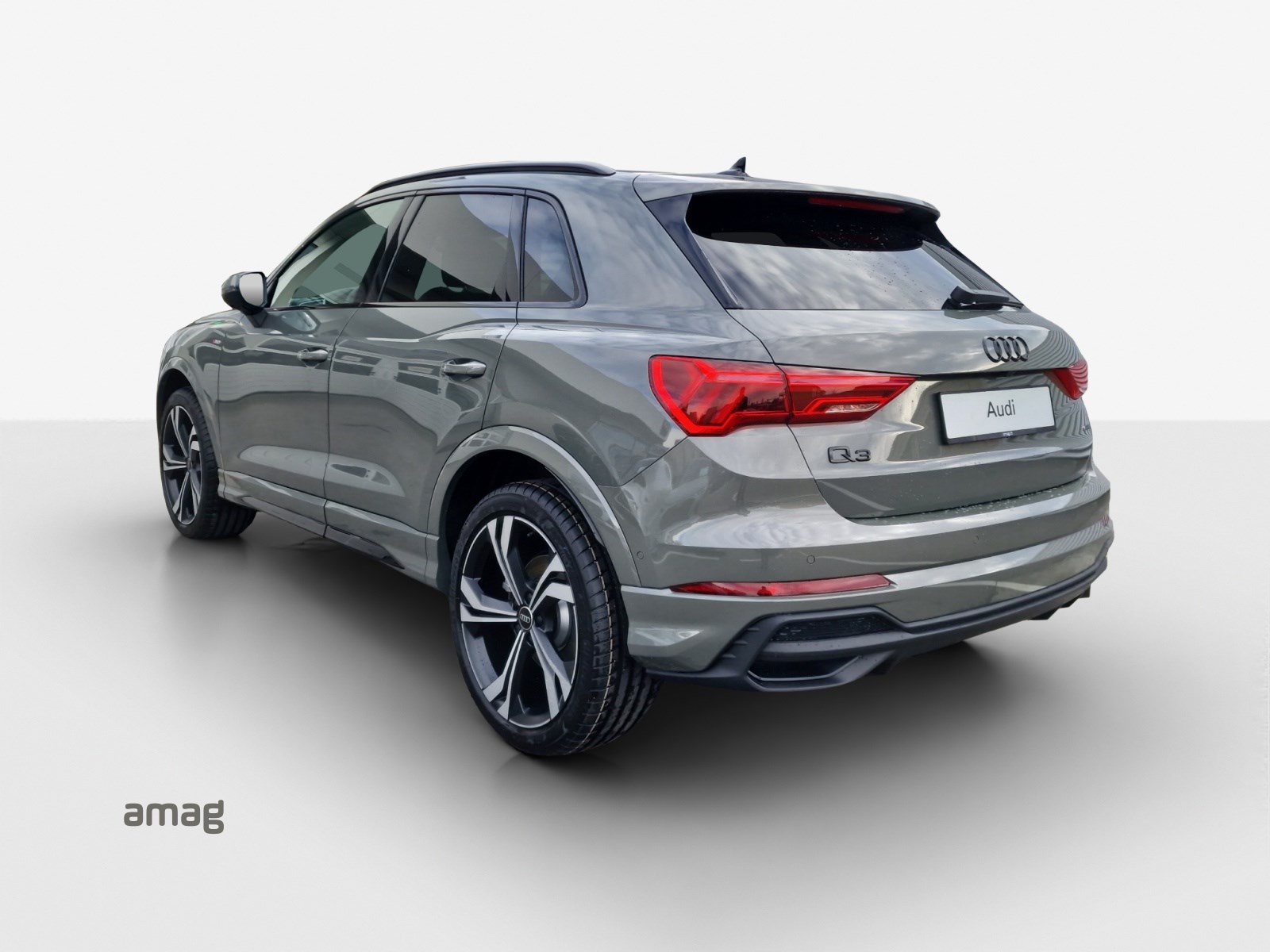 AUDI Q3 40 TFSI S line quattro S-tronic-showroom-element-2