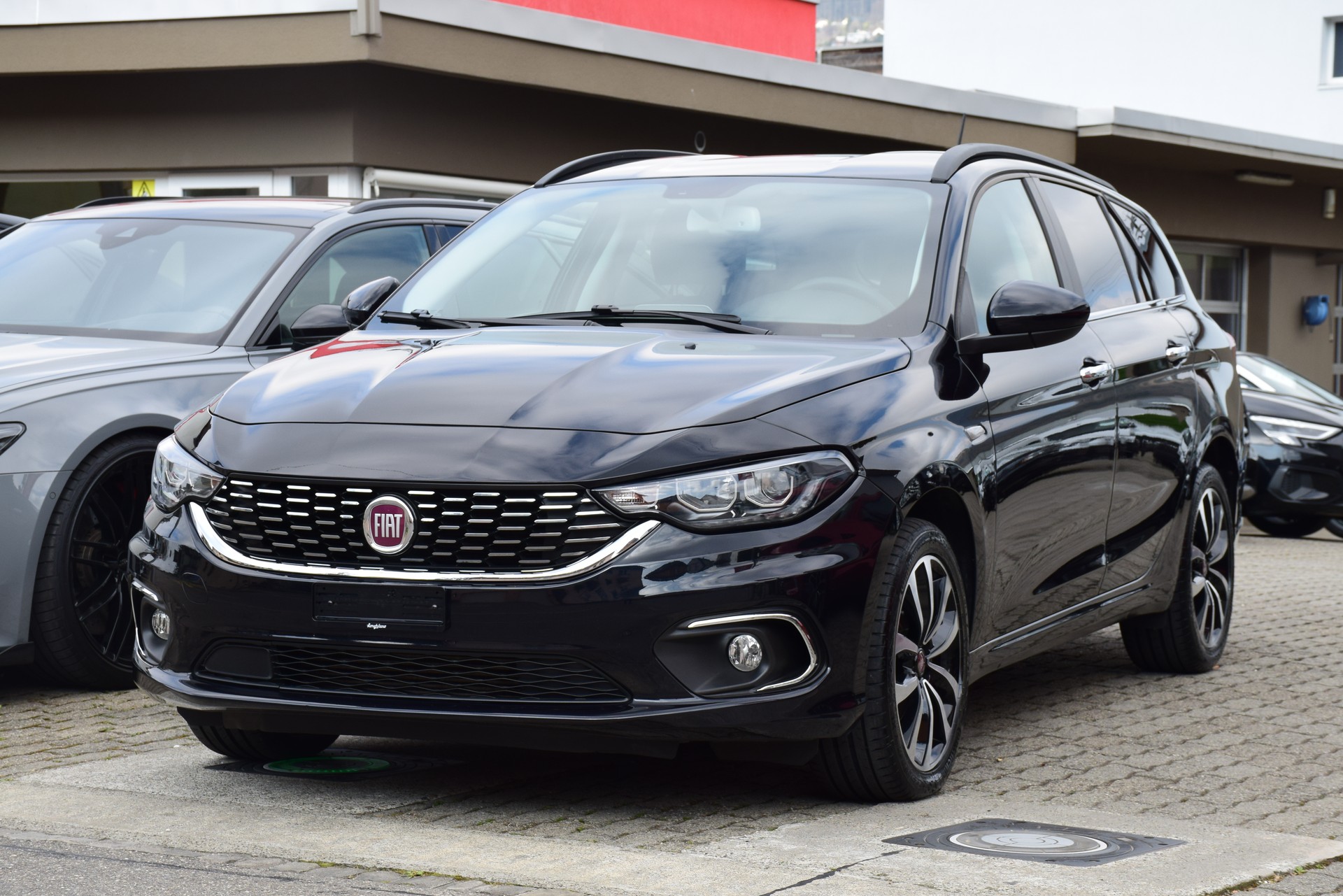 FIAT Tipo 1.6MJ Station Wagon Lounge DCT-image-2