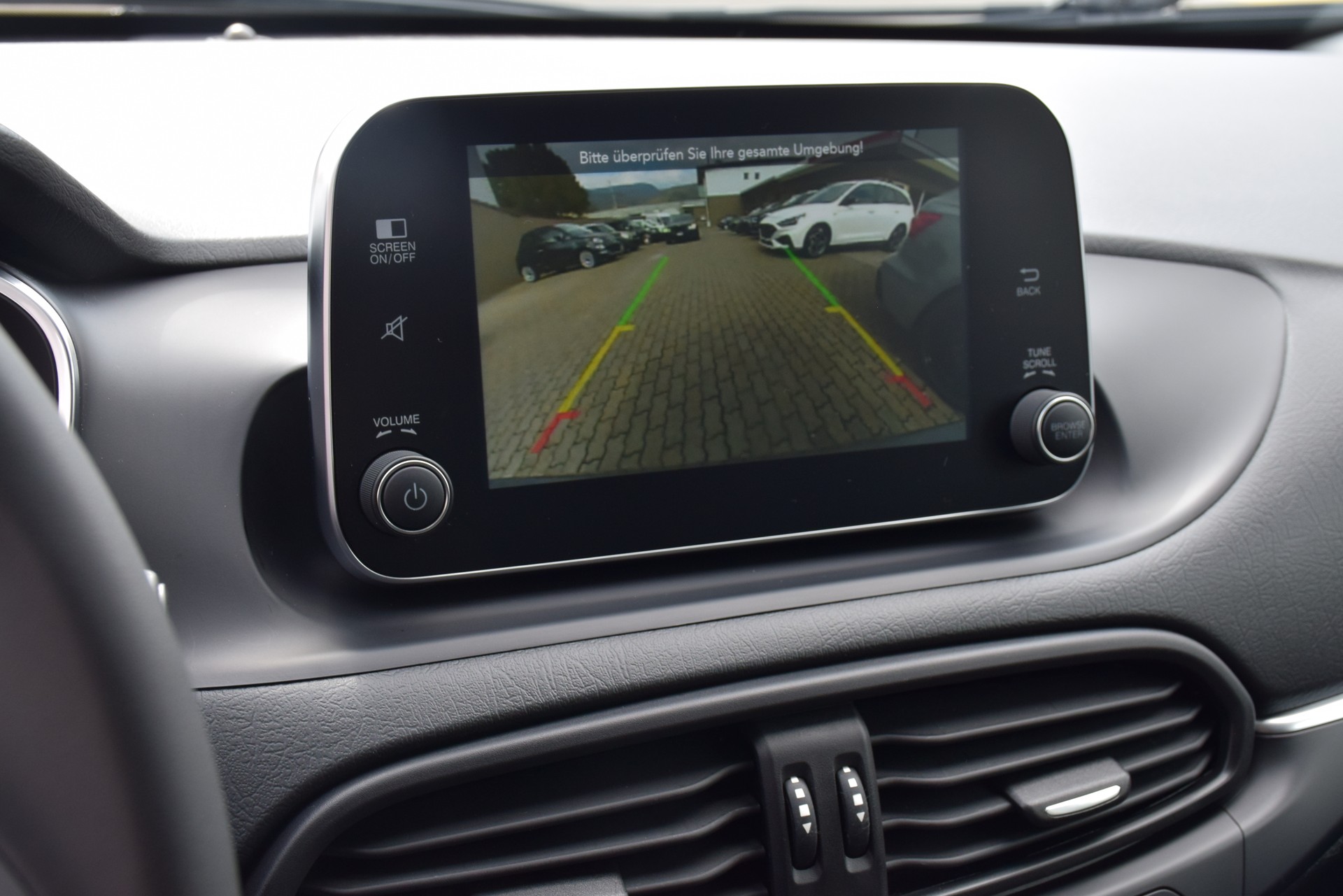 FIAT Tipo 1.6MJ Station Wagon Lounge DCT-image-15