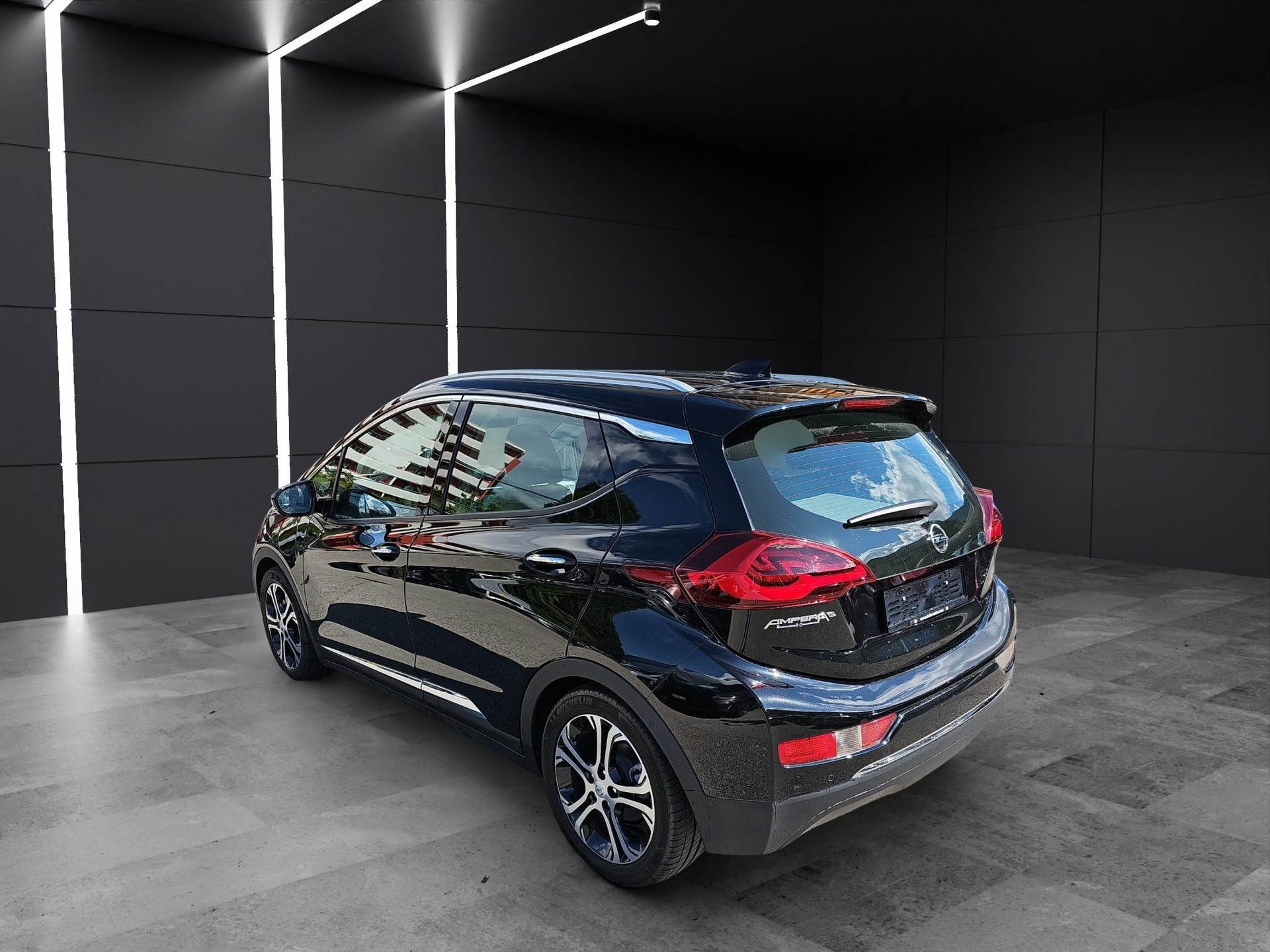 OPEL Ampera-e Excellence-showroom-element-2