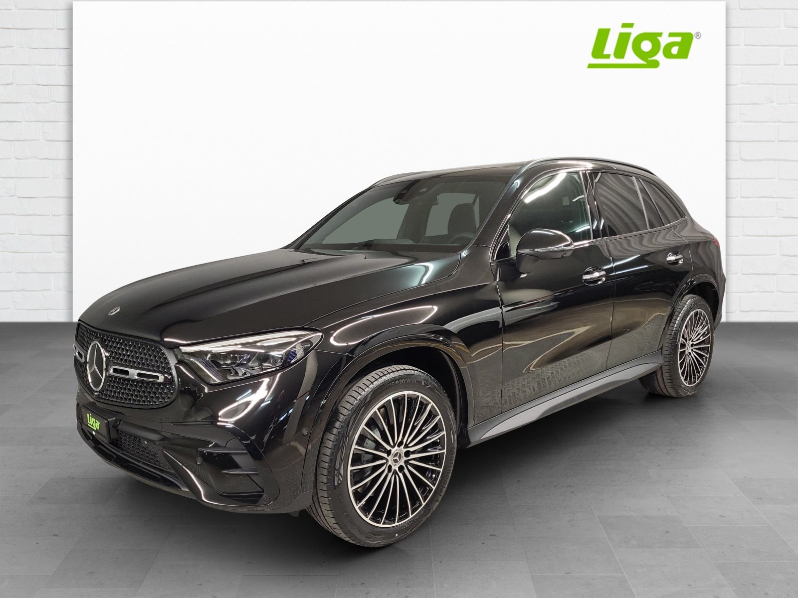MERCEDES-BENZ GLC 300 AMG Line 4Matic-showroom-element-1