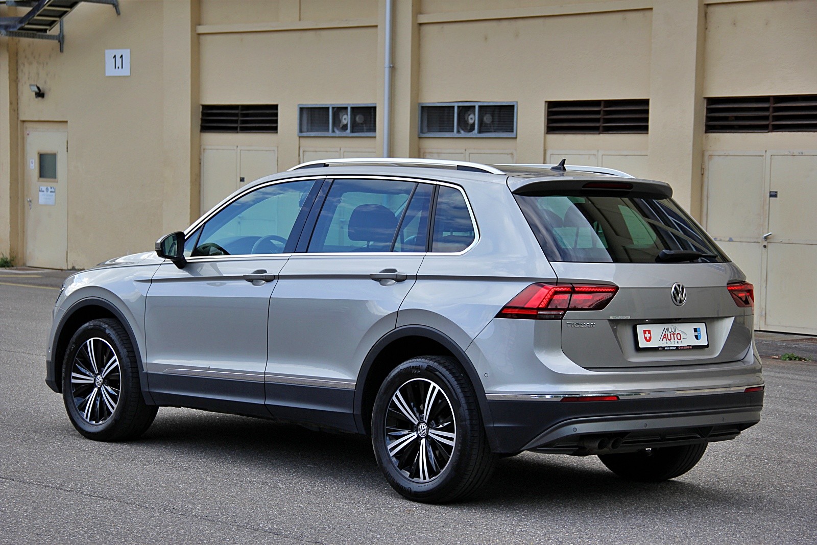 VW Tiguan 2.0 TDI SCR Highline 4Motion DSG-showroom-element-2