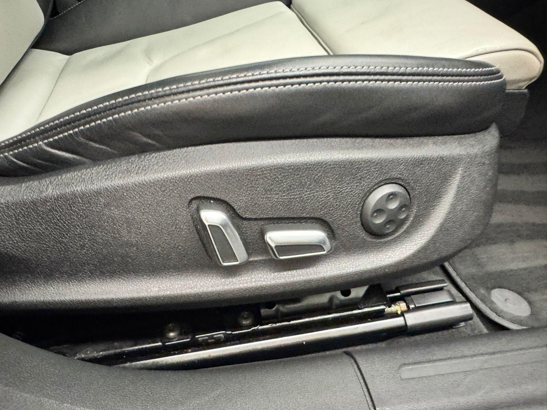 AUDI S5 Sportback 3.0 V6 TFSI quattro S-Tronic-image-17