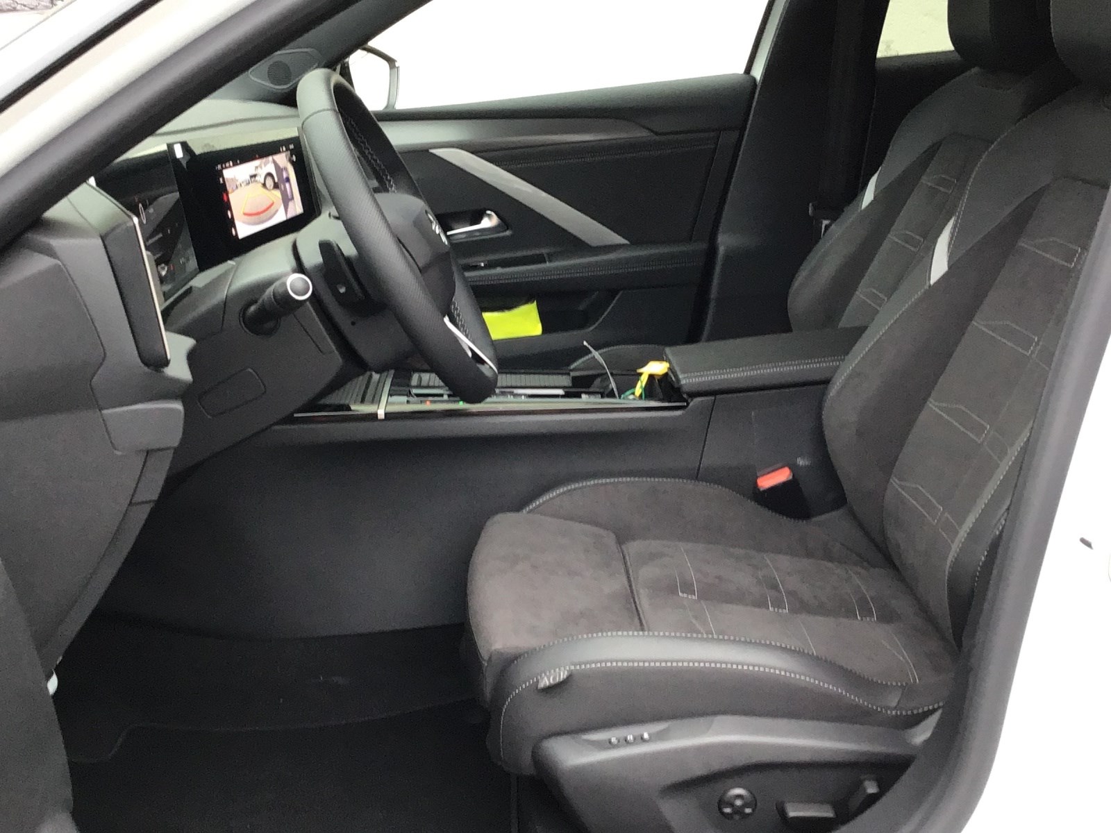 OPEL Astra 1.6 PHEV Turbo Swiss Premium A-image-3