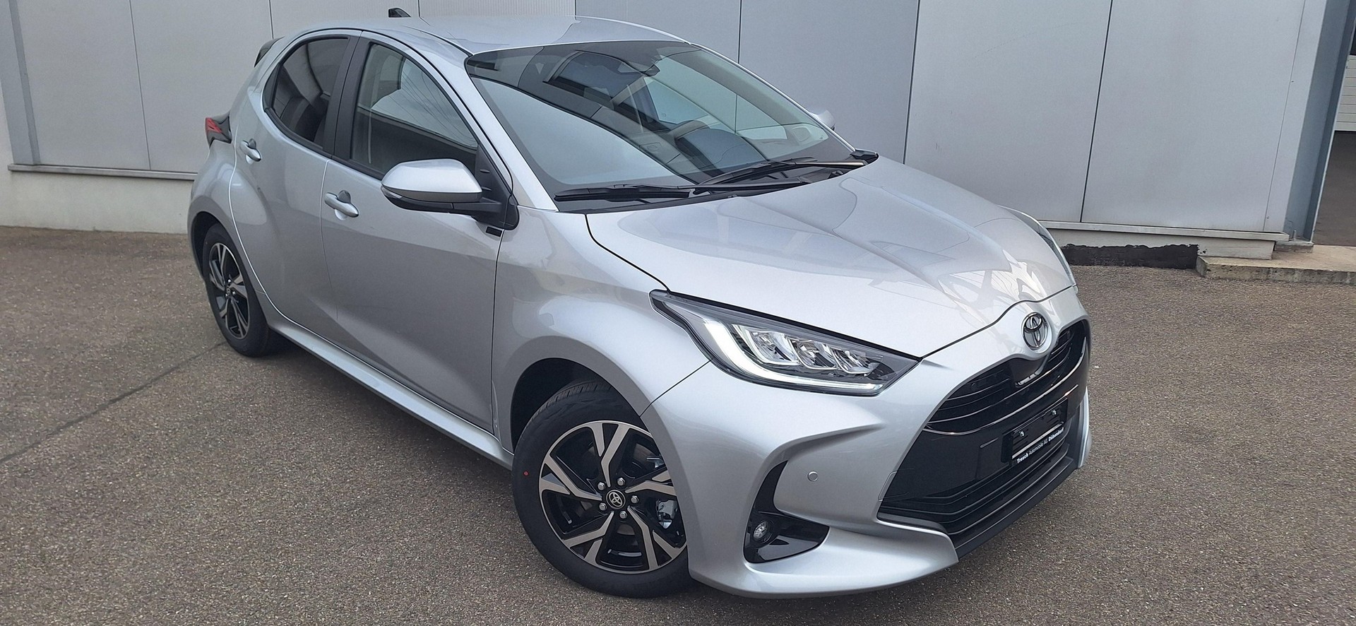 TOYOTA Yaris 1.5 VVT-i HSD Trend