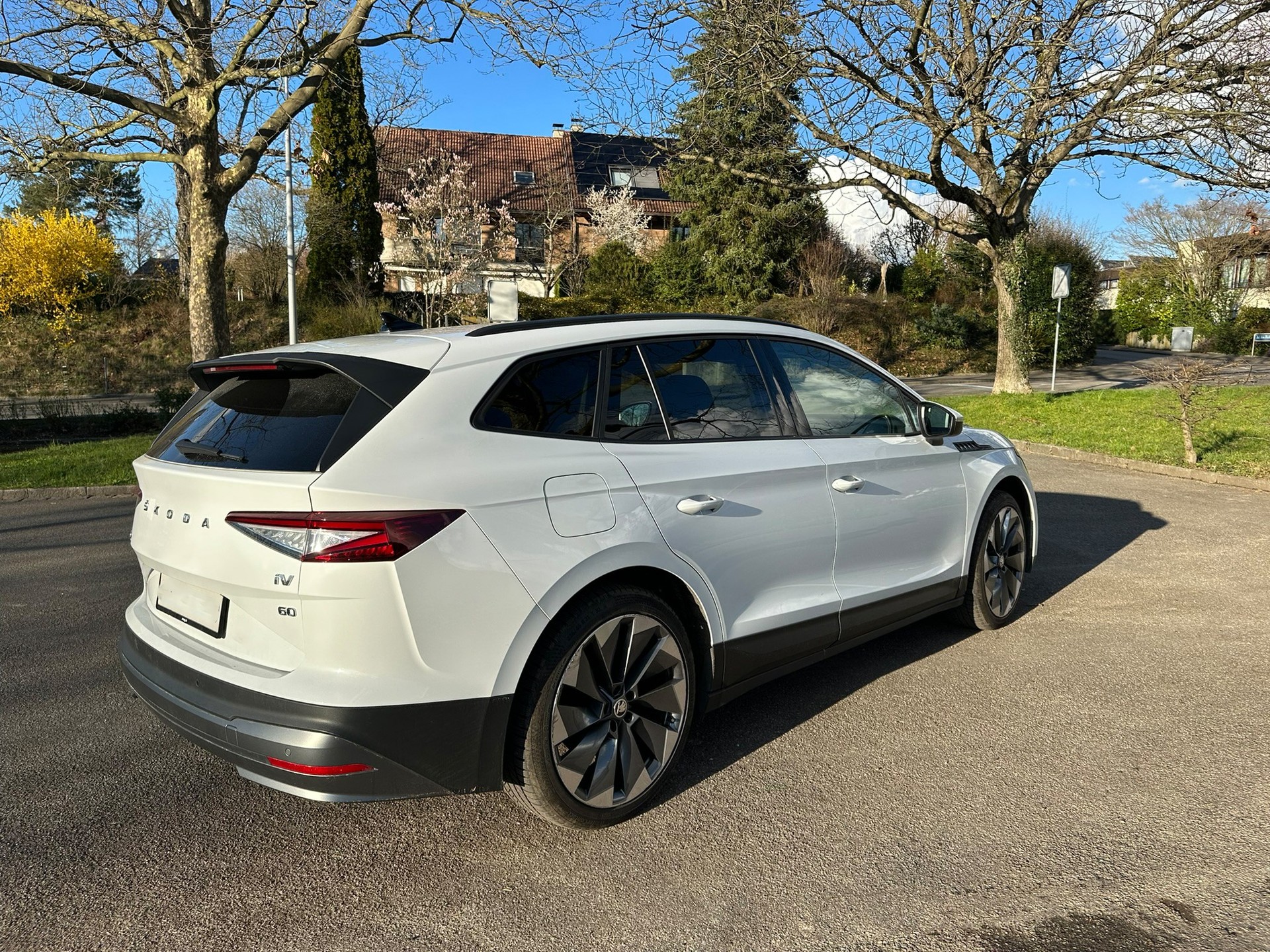 SKODA Enyaq iV 60-image-4